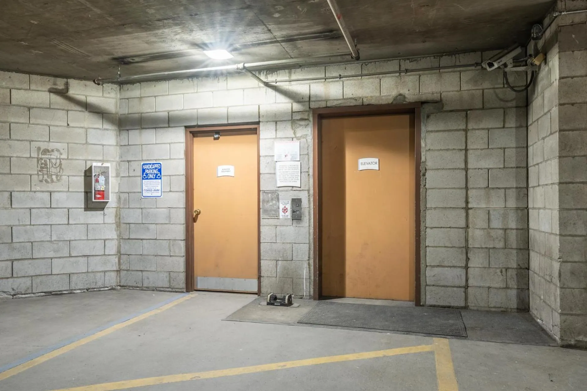 Parking in Quality Inn near Mammoth Mountain Ski Resort