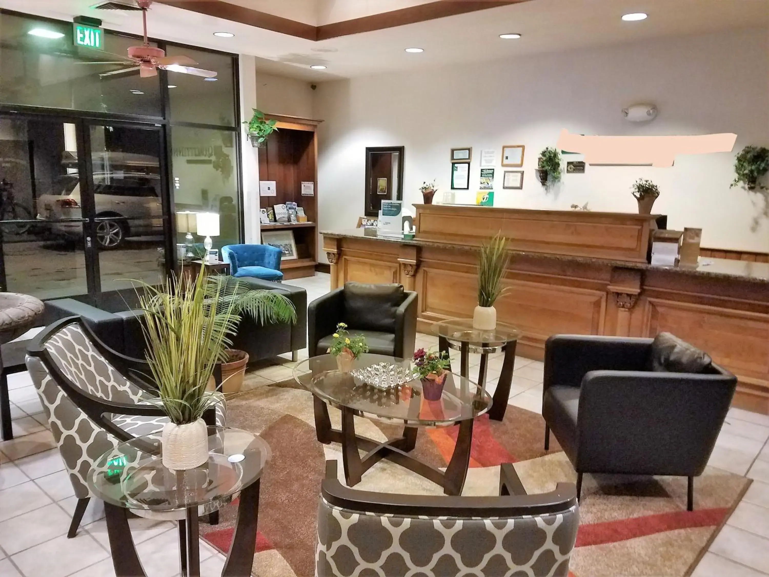Lobby or reception in Ramada by Wyndham Arcata Lobby or reception in Ramada by Wyndham Arcata