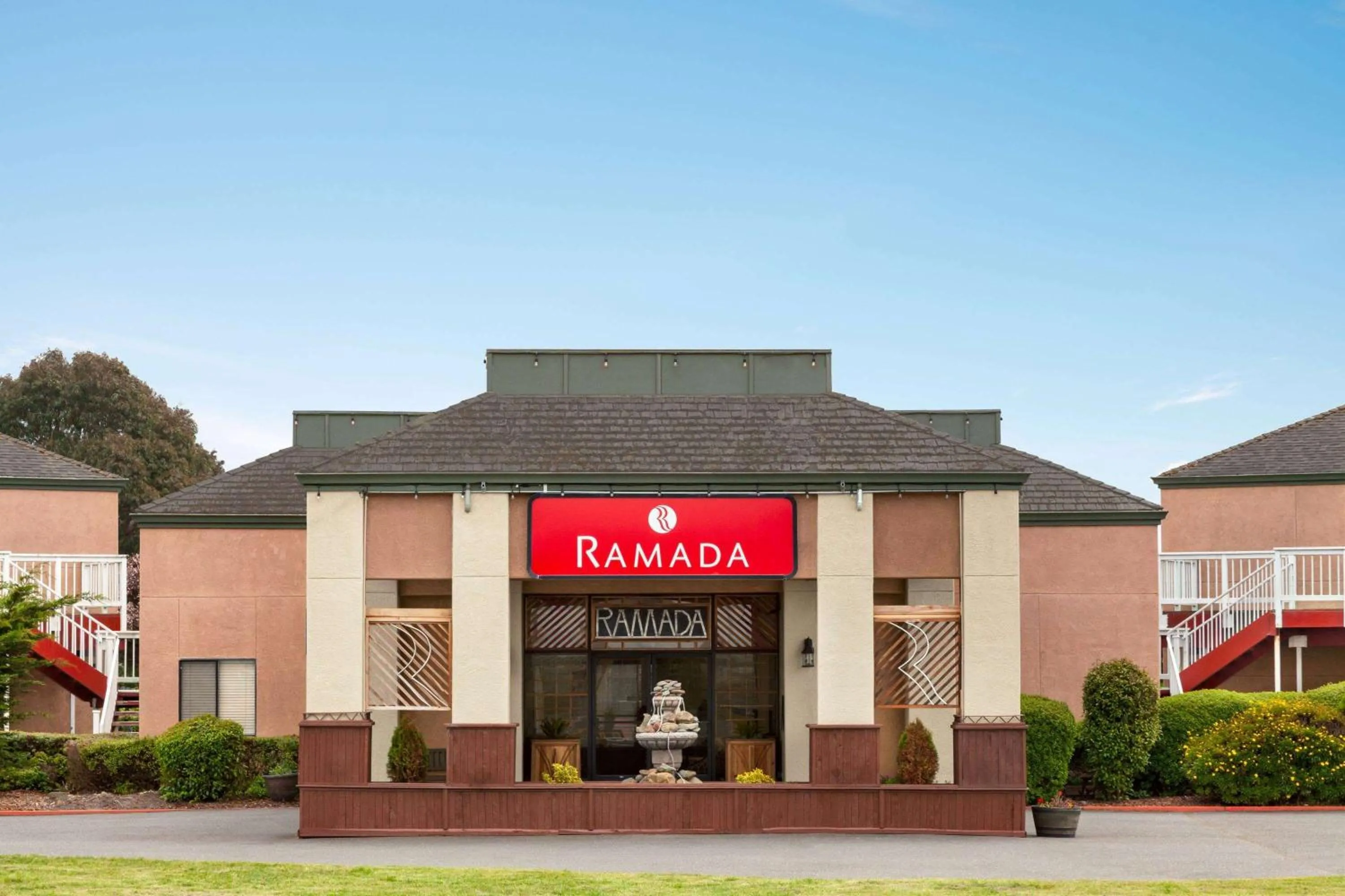 Property building in Ramada by Wyndham Arcata
