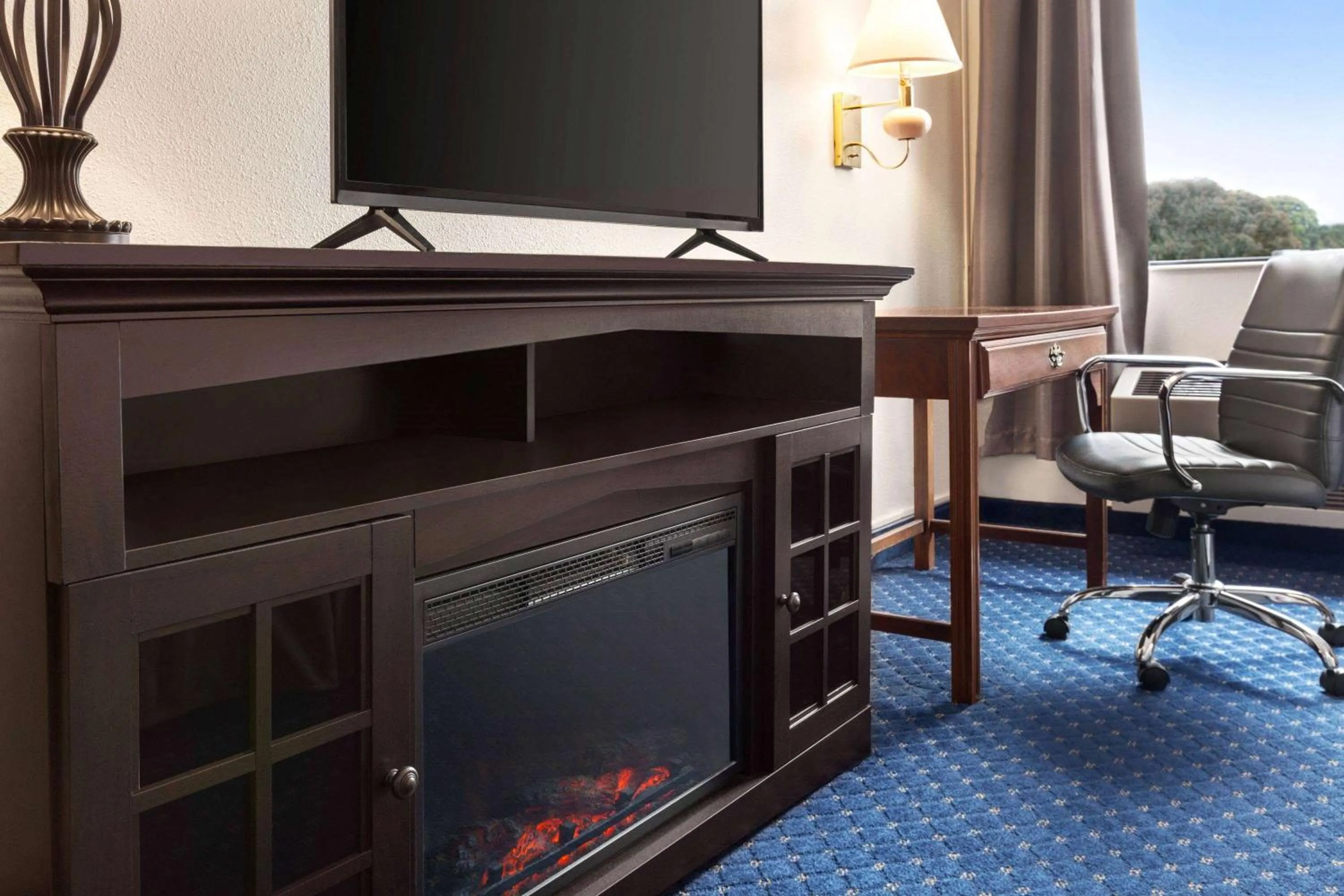 Photo of the whole room in Ramada by Wyndham Arcata