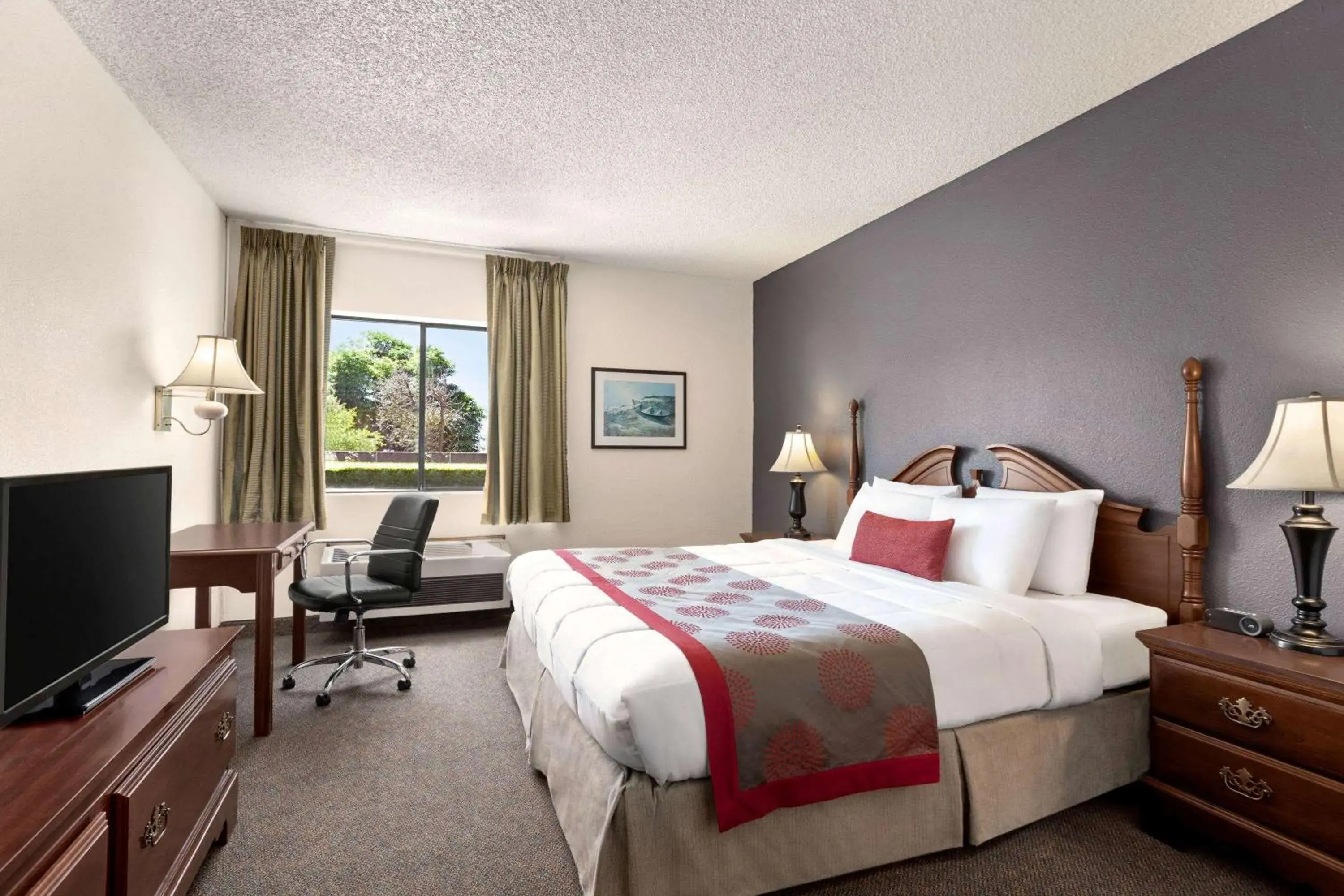 Photo of the whole room, Bed in Ramada by Wyndham Arcata Photo of the whole room, Bed in Ramada by Wyndham Arcata