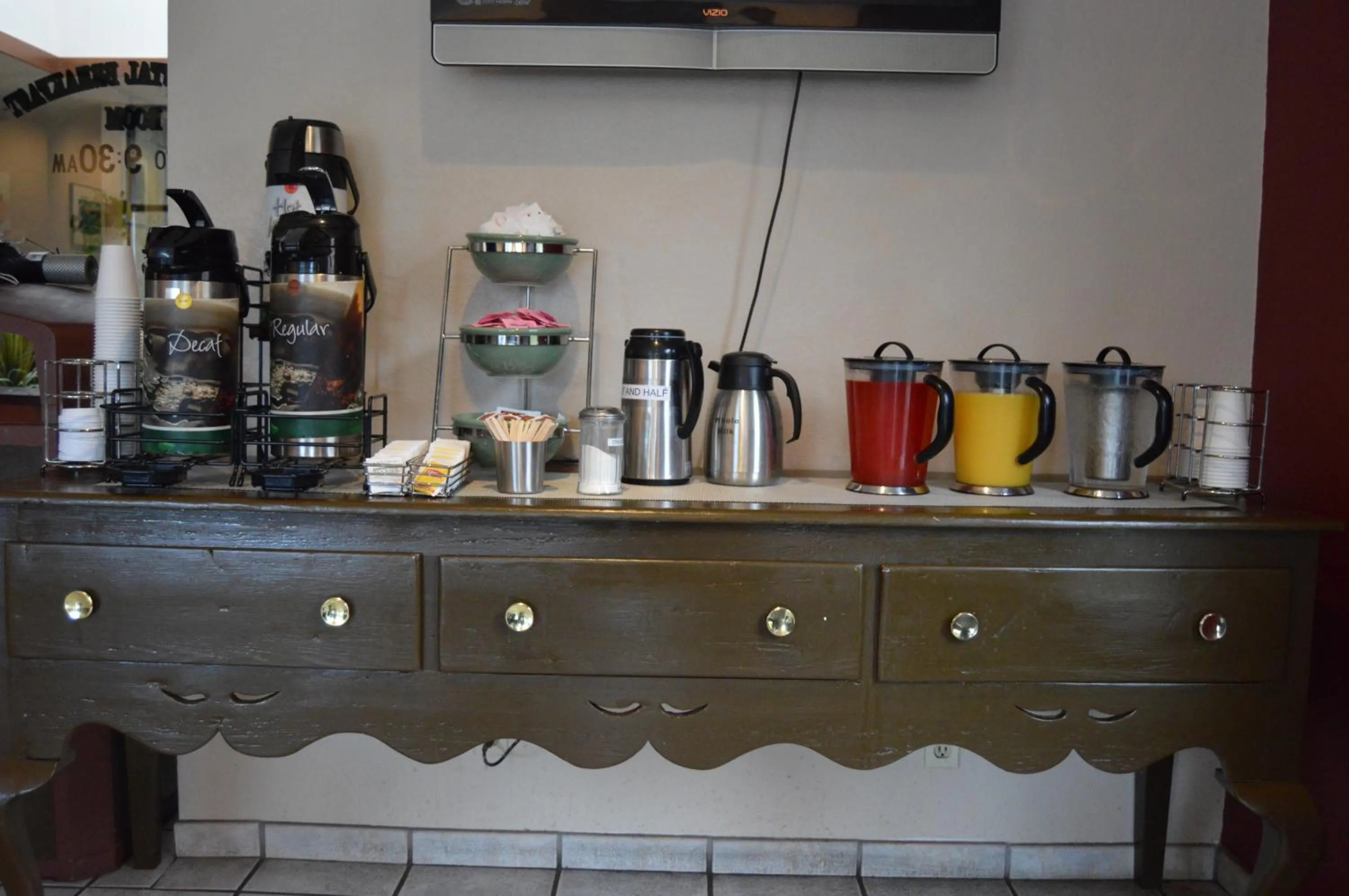 Drinks in Ramada by Wyndham Arcata