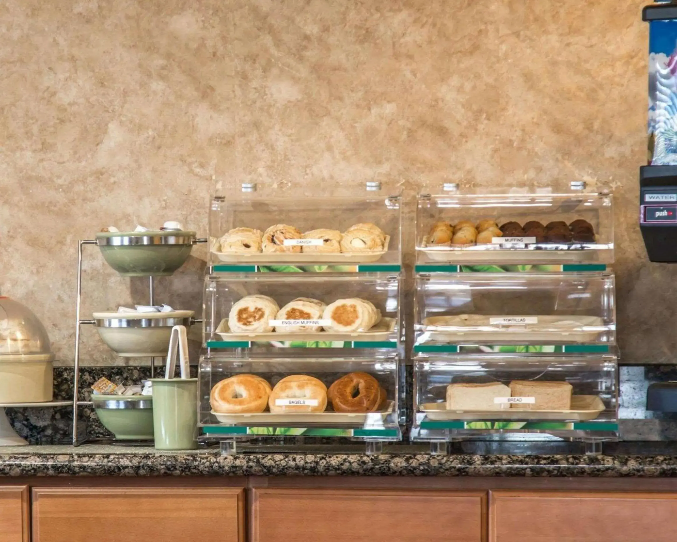 Restaurant/places to eat in Quality Inn Temecula Valley Wine Country Restaurant/places to eat in Quality Inn Temecula Valley Wine Country