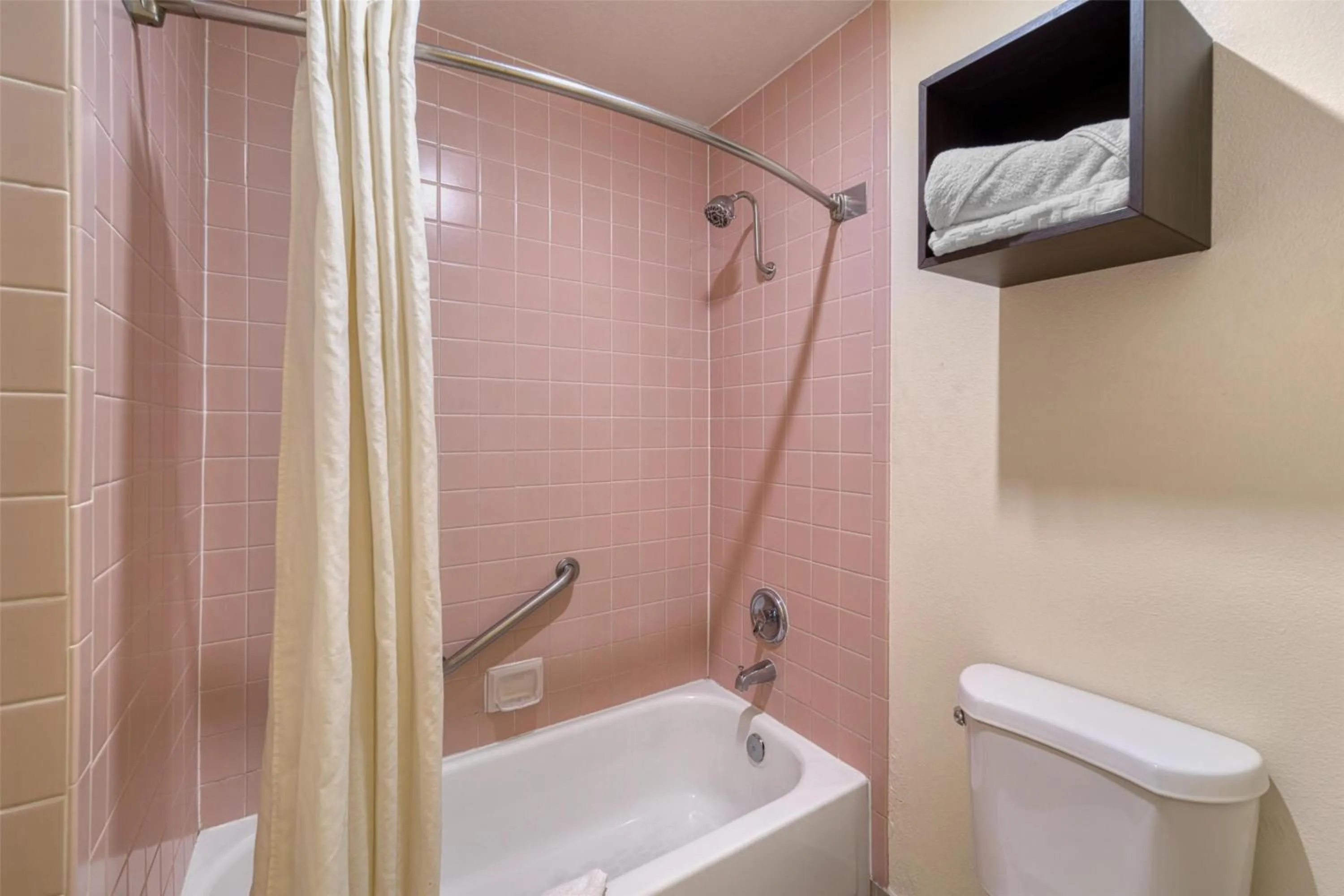 Bathroom in SureStay Hotel by Best Western Williams