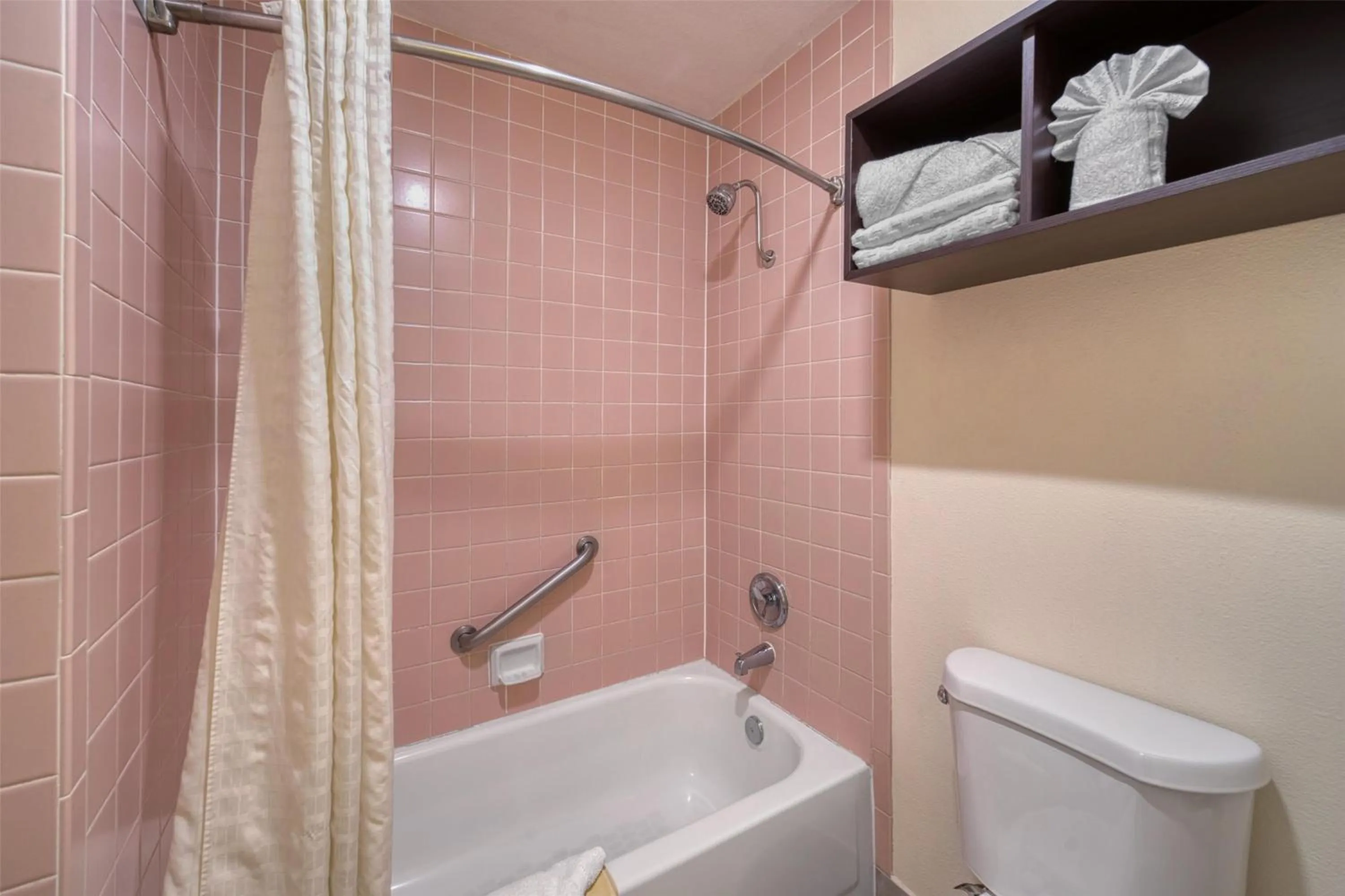 Bathroom in SureStay Hotel by Best Western Williams