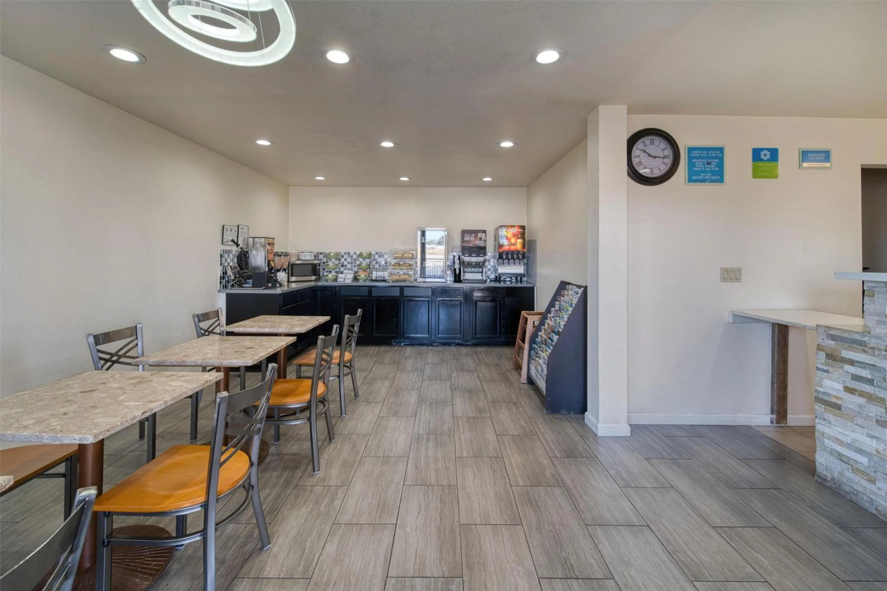 Lobby or reception in SureStay Hotel by Best Western Williams