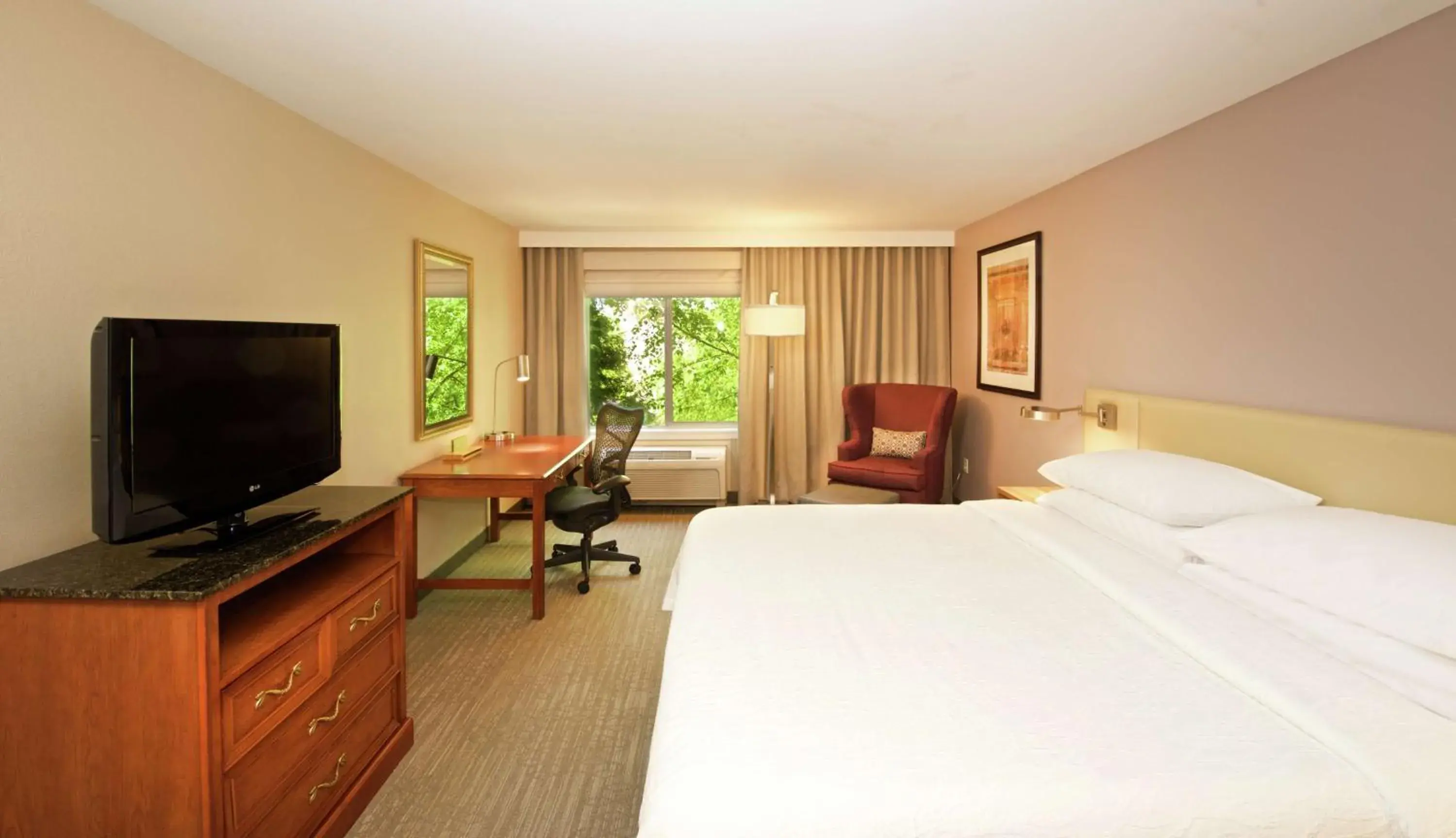 Bedroom, Bed in Hilton Garden Inn Seattle/Renton Bedroom, Bed in Hilton Garden Inn Seattle/Renton