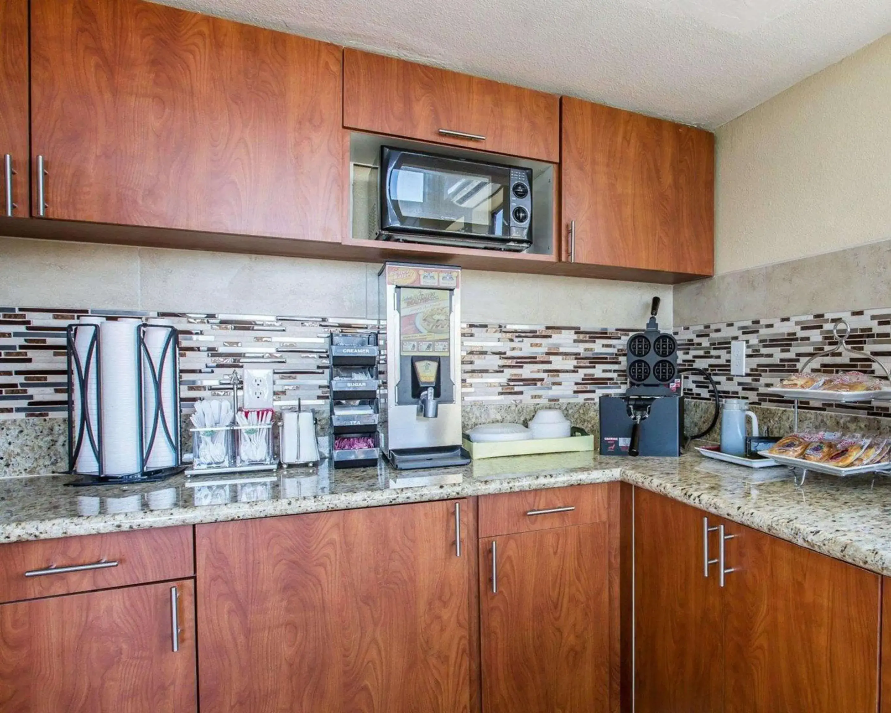 Restaurant/places to eat in Rodeway Inn Delano Restaurant/places to eat in Rodeway Inn Delano