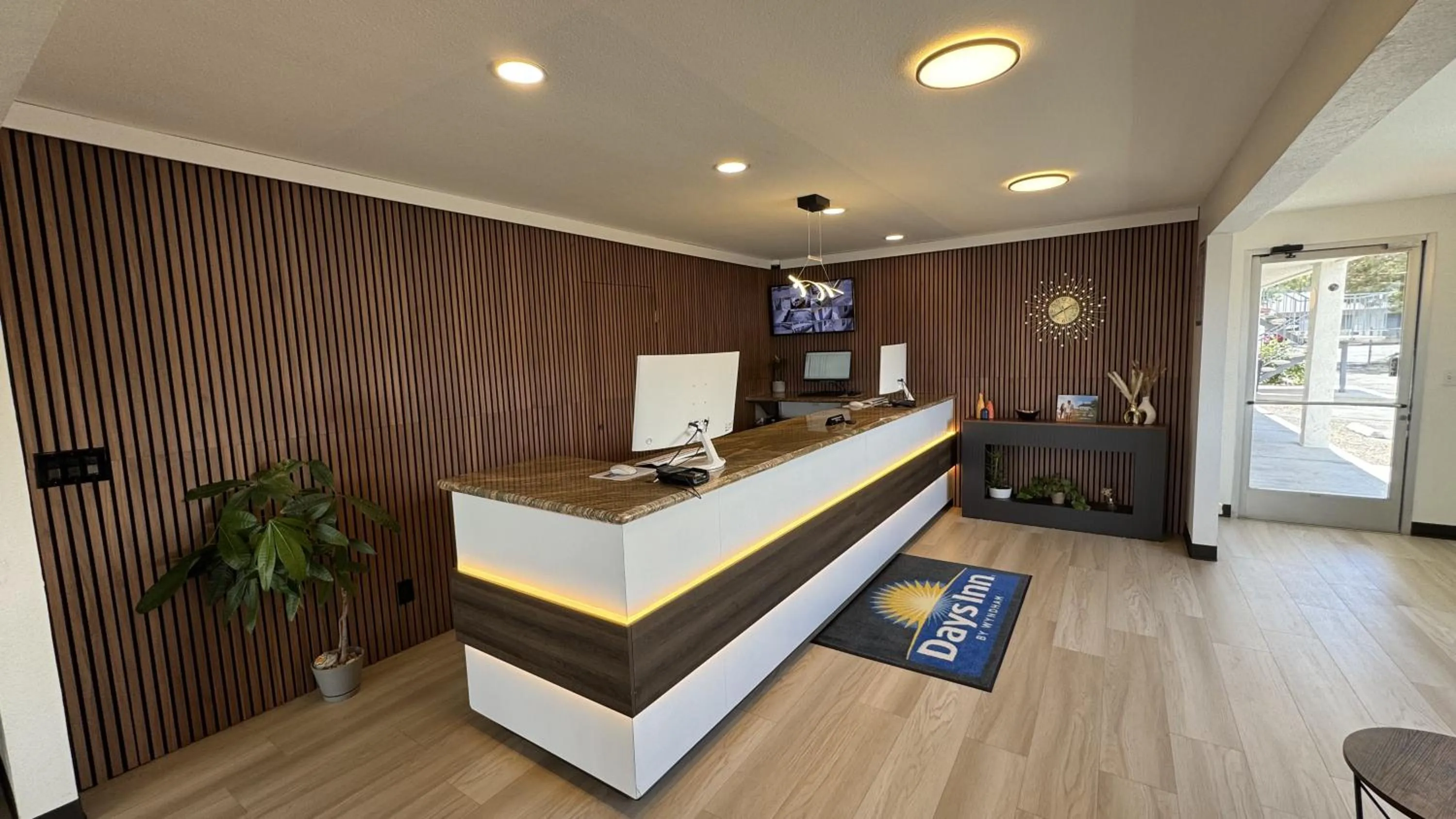 Lobby or reception in Days Inn by Wyndham Ridgecrest near China Lake Naval Station
