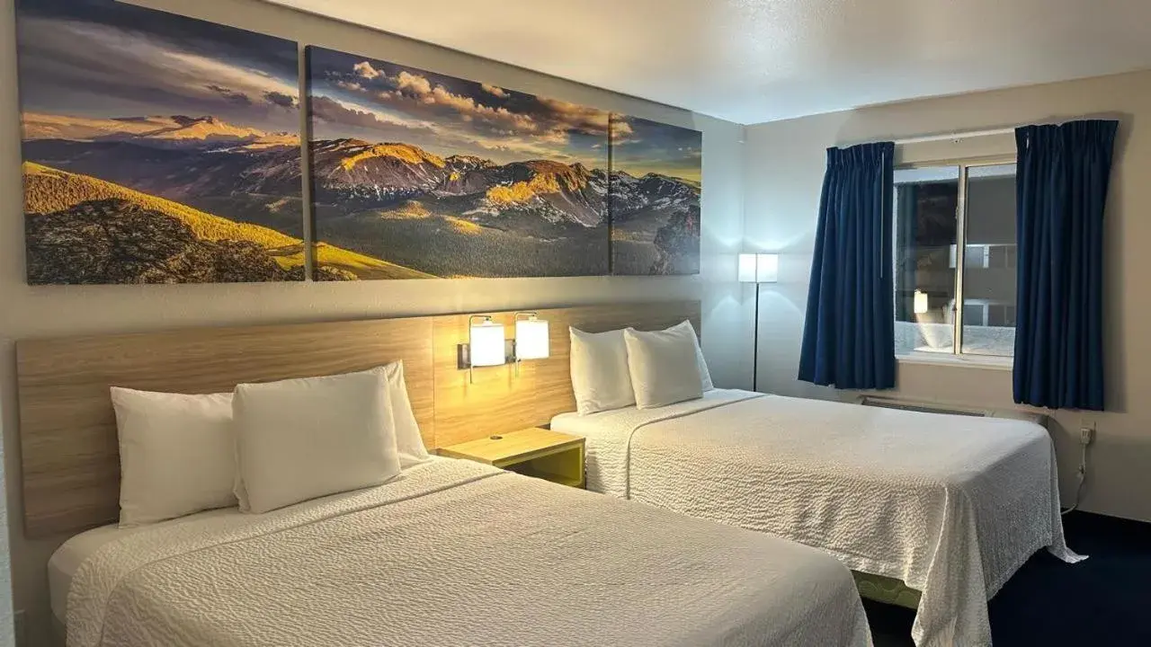 Bedroom, Bed in Days Inn by Wyndham Ridgecrest near China Lake Naval Station Bedroom, Bed in Days Inn by Wyndham Ridgecrest near China Lake Naval Station