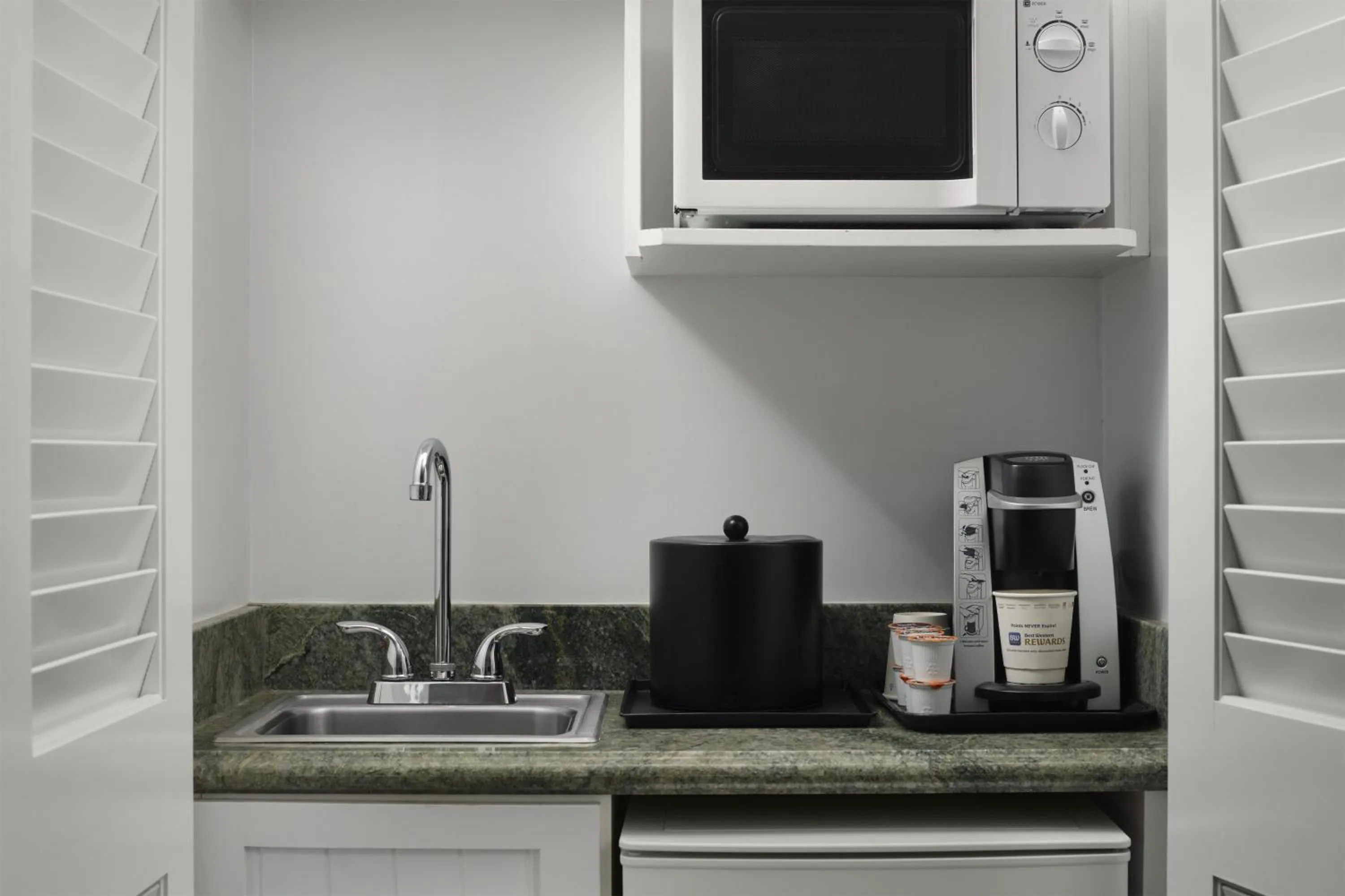 Bedroom in Best Western Premier Hotel Del Mar