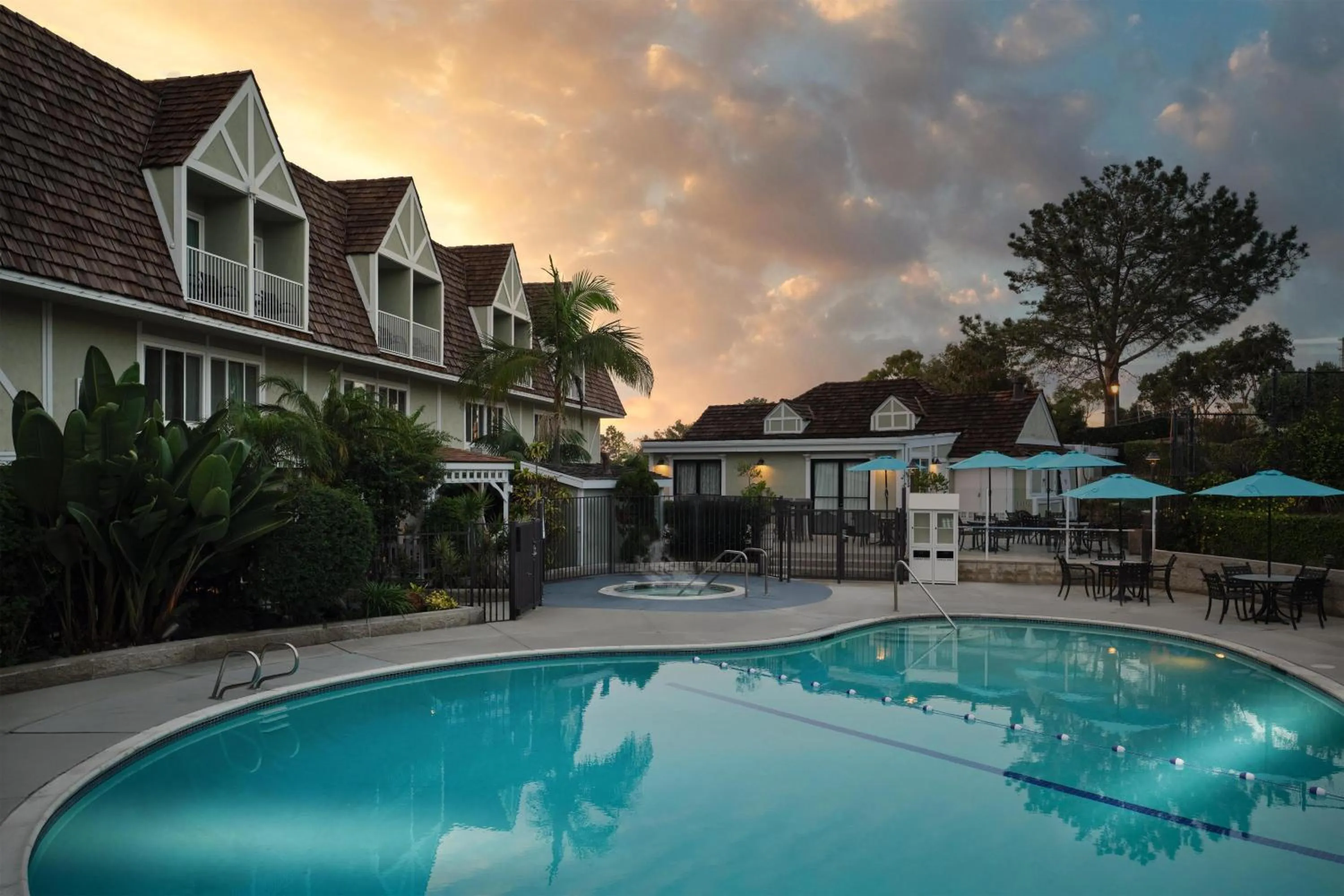 Pool view in Best Western Premier Hotel Del Mar
