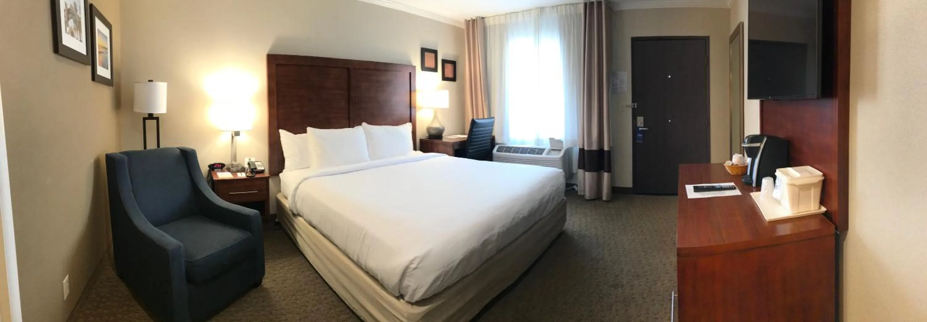 Bed in Comfort Inn Santa Monica - West Los Angeles