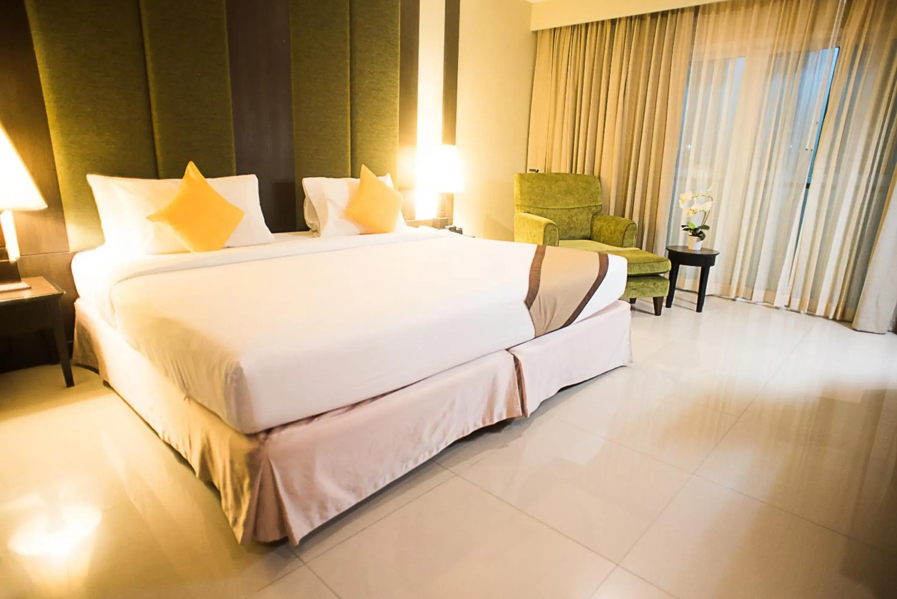 Bed in Intimate Hotel Pattaya - SHA Extra Plus