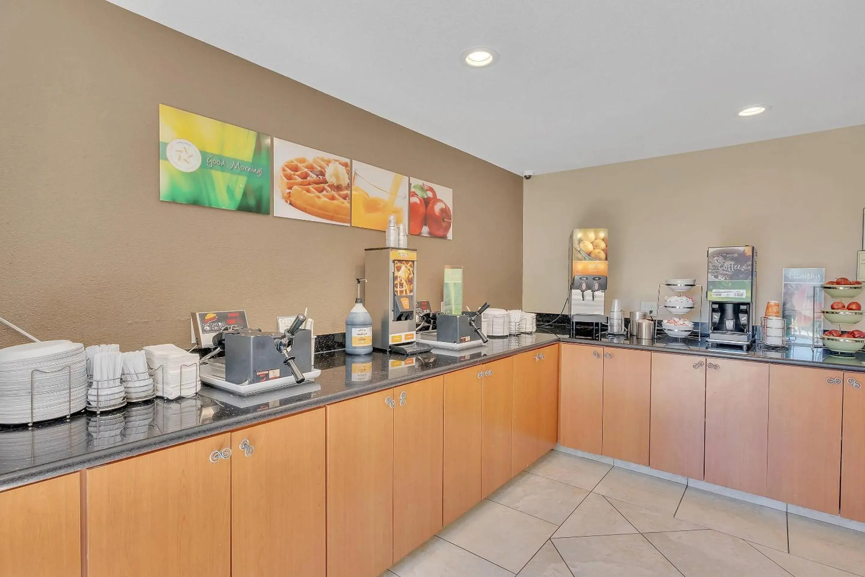 Breakfast in Quality Inn near Six Flags Discovery Kingdom-Napa Valley Breakfast in Quality Inn near Six Flags Discovery Kingdom-Napa Valley