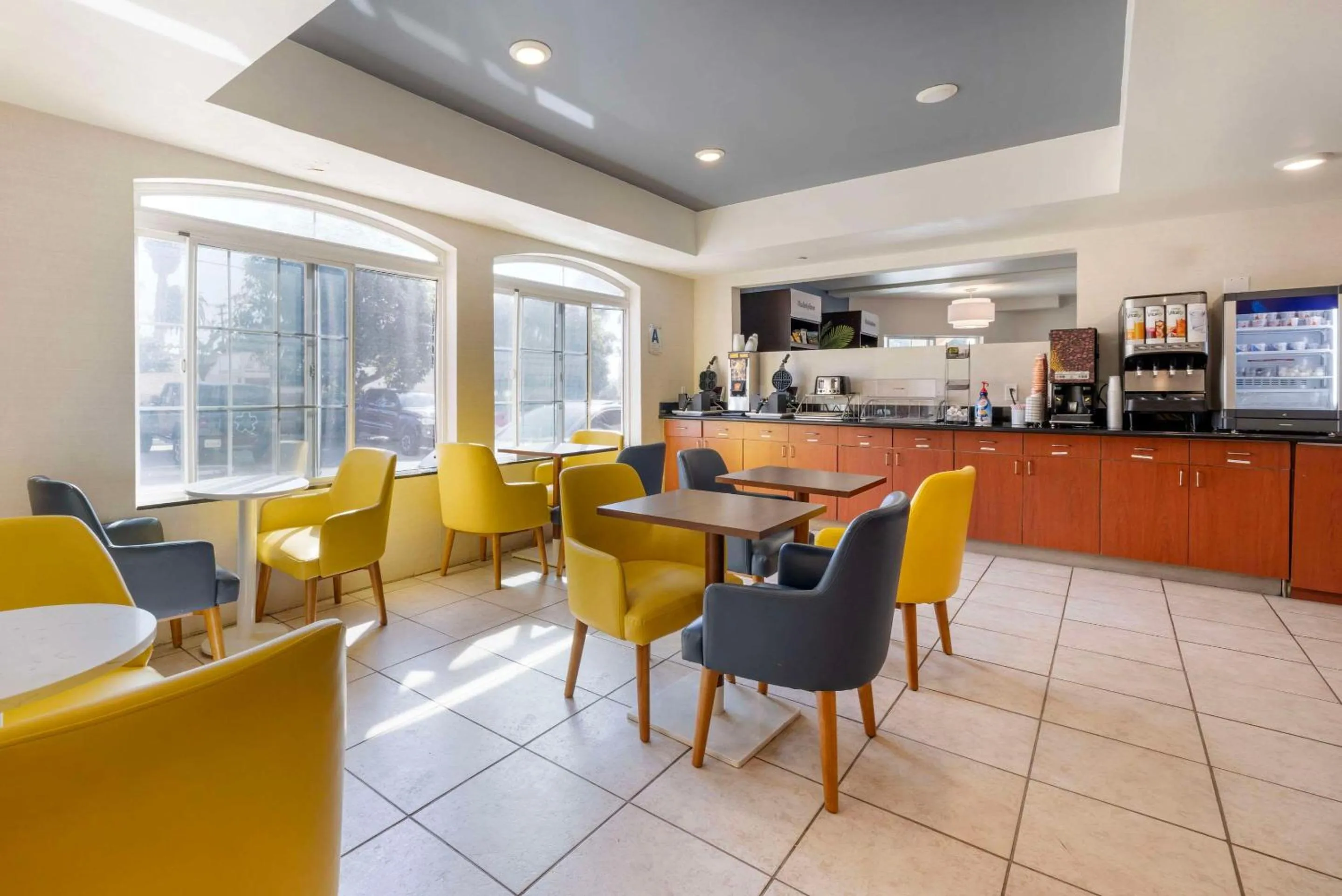 Breakfast in Comfort Suites Oceanside Camp Pendleton Area