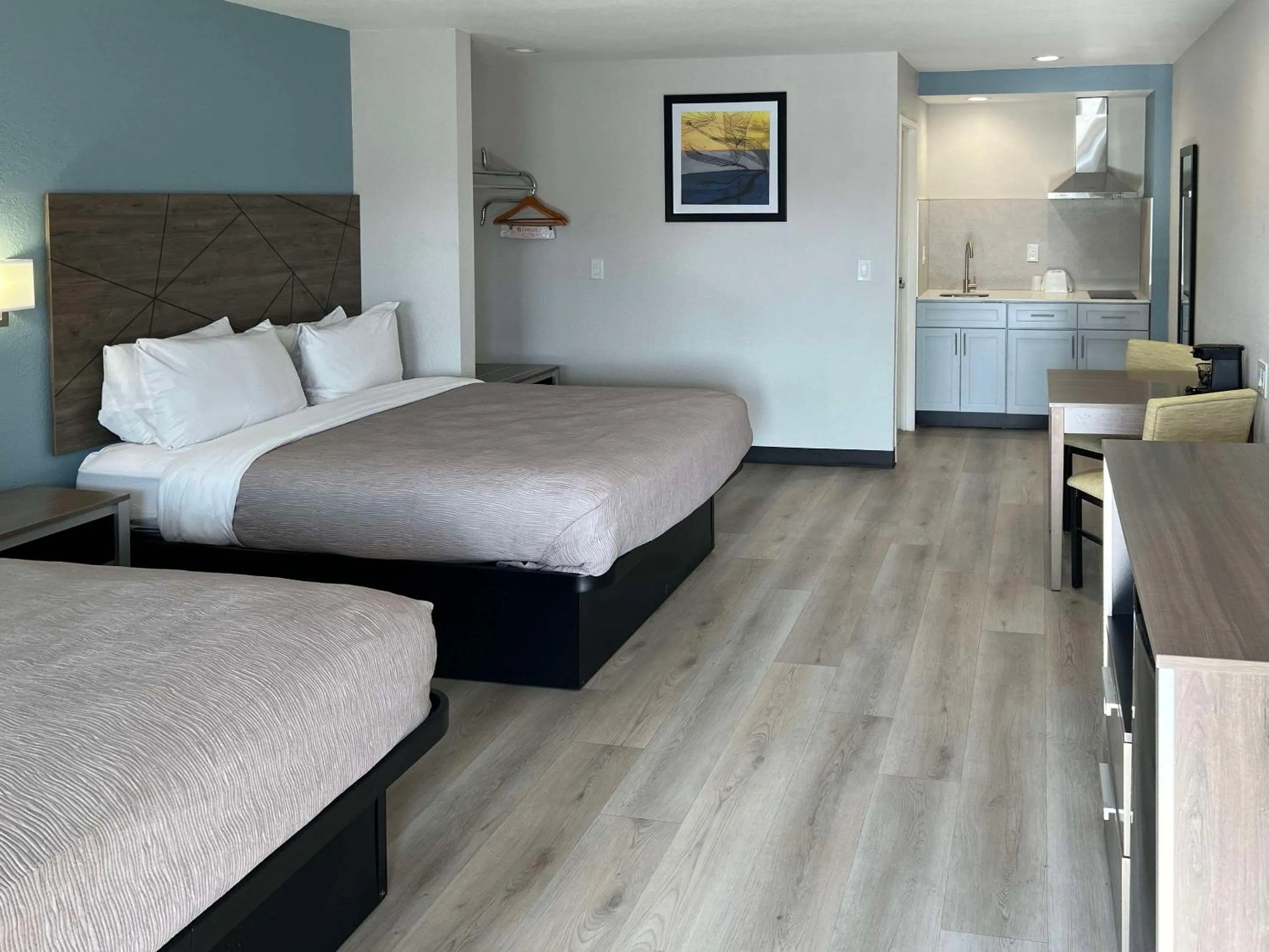 Bedroom, Bed in Quality Inn Tracy I-205