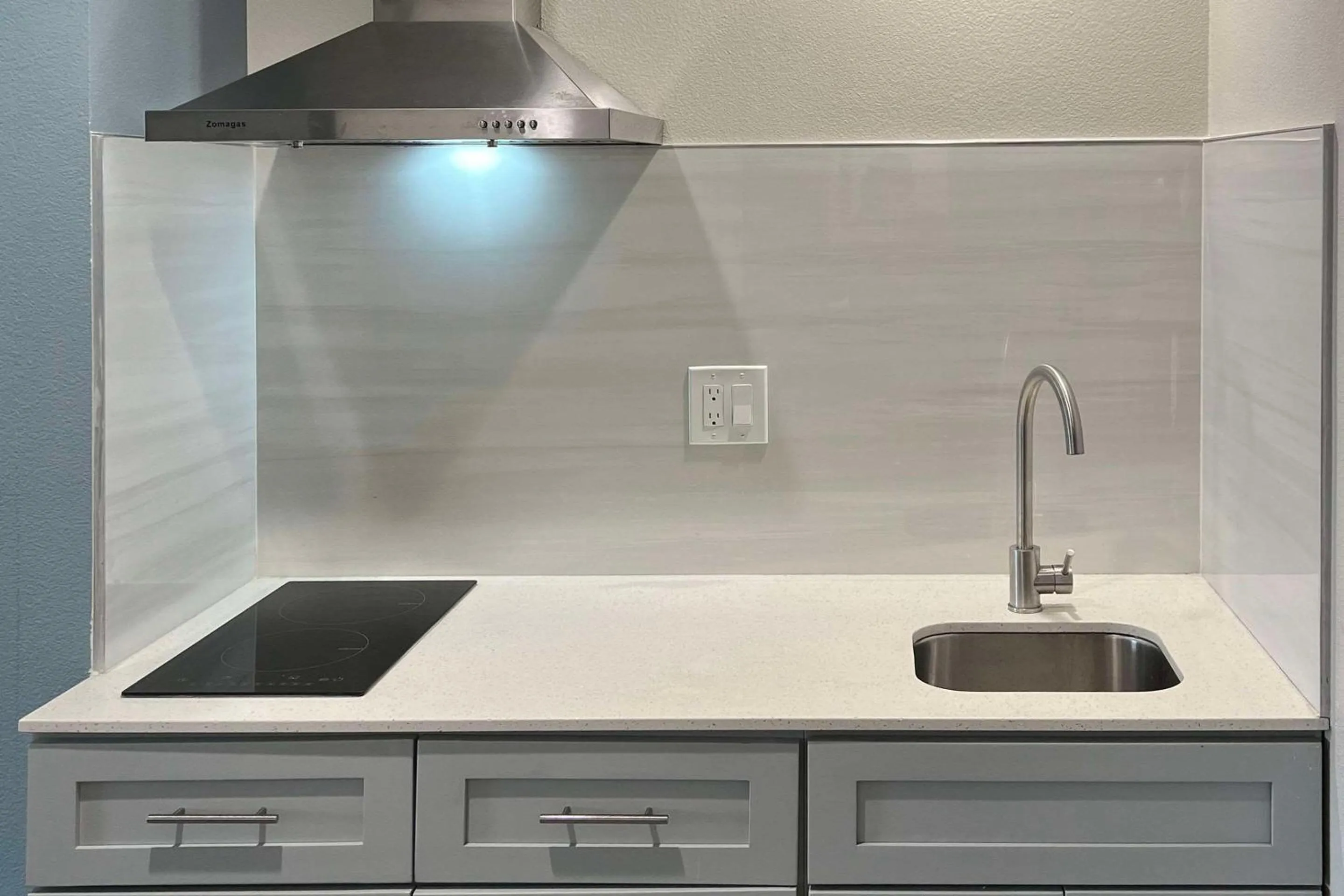 Bedroom in Quality Inn Tracy I-205