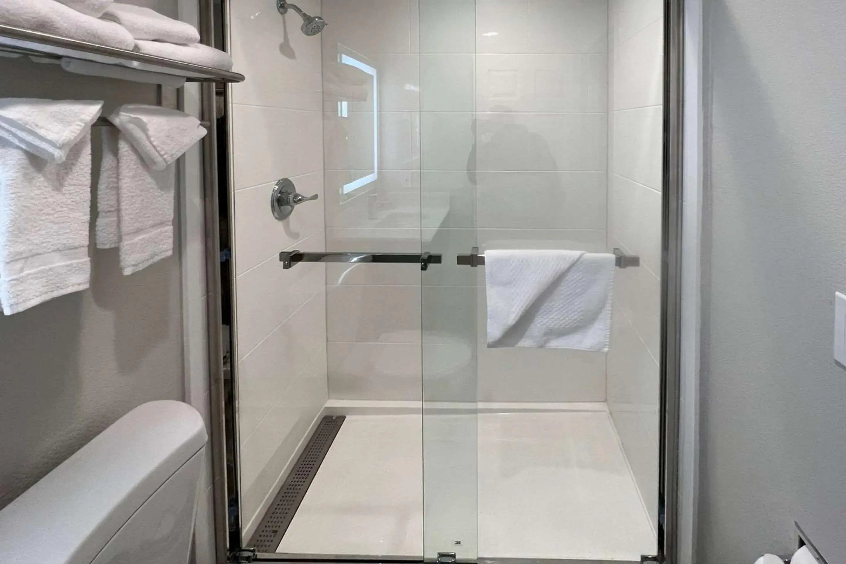 Queen Room with Two Queen Beds - Non-Smoking in Quality Inn Tracy I-205 Queen Room with Two Queen Beds - Non-Smoking in Quality Inn Tracy I-205