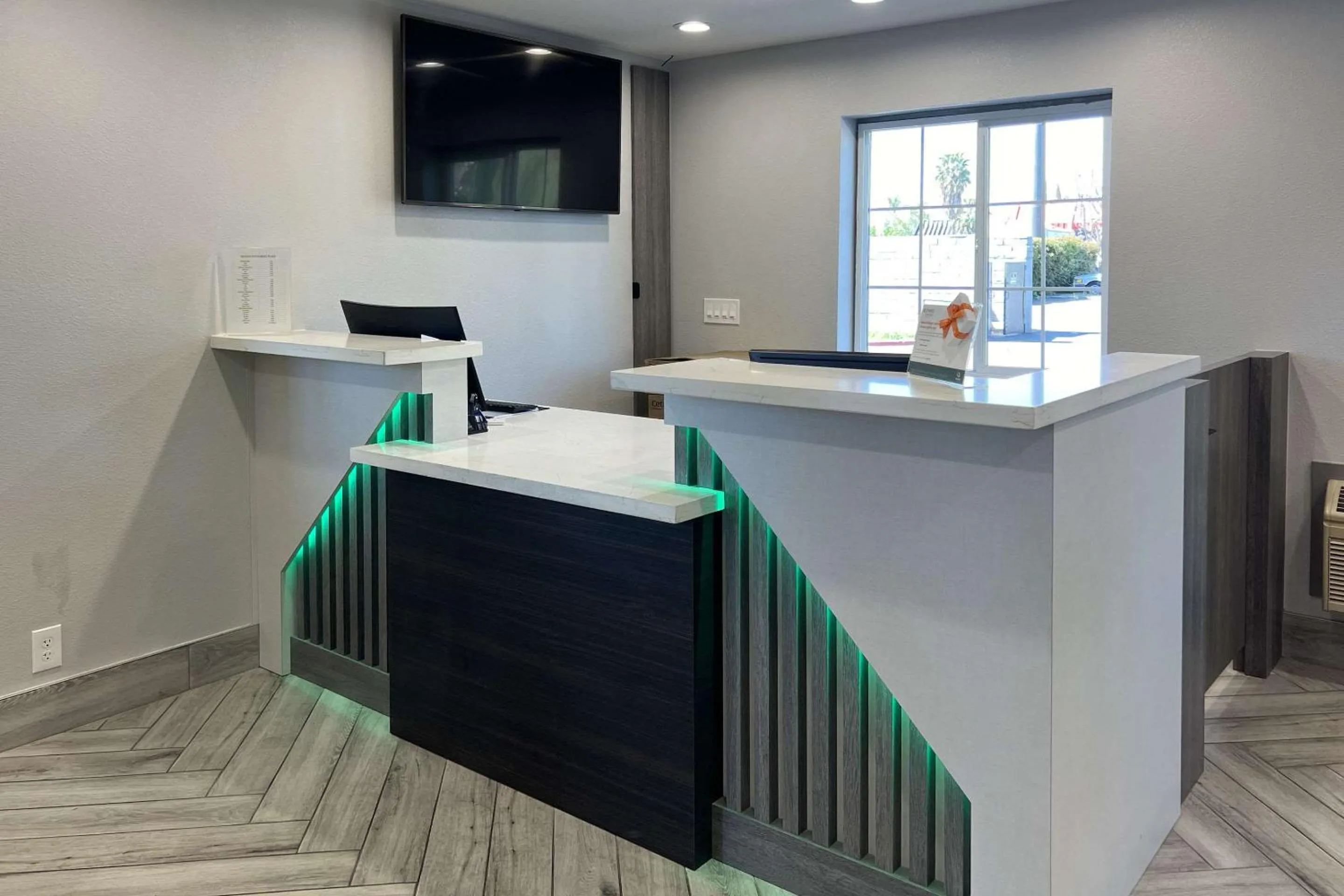 Lobby or reception in Quality Inn Tracy I-205