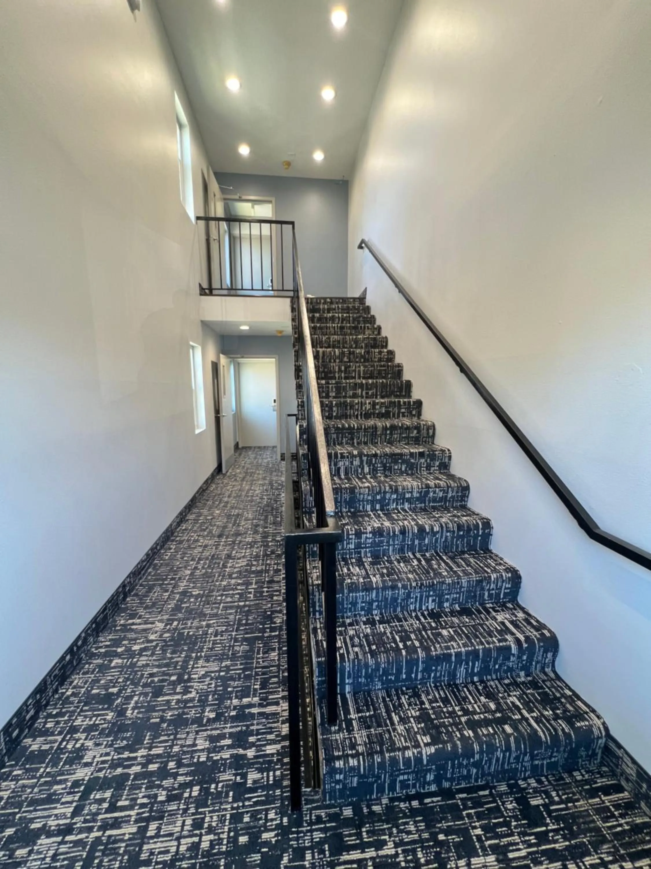 Property building in Quality Inn Tracy I-205