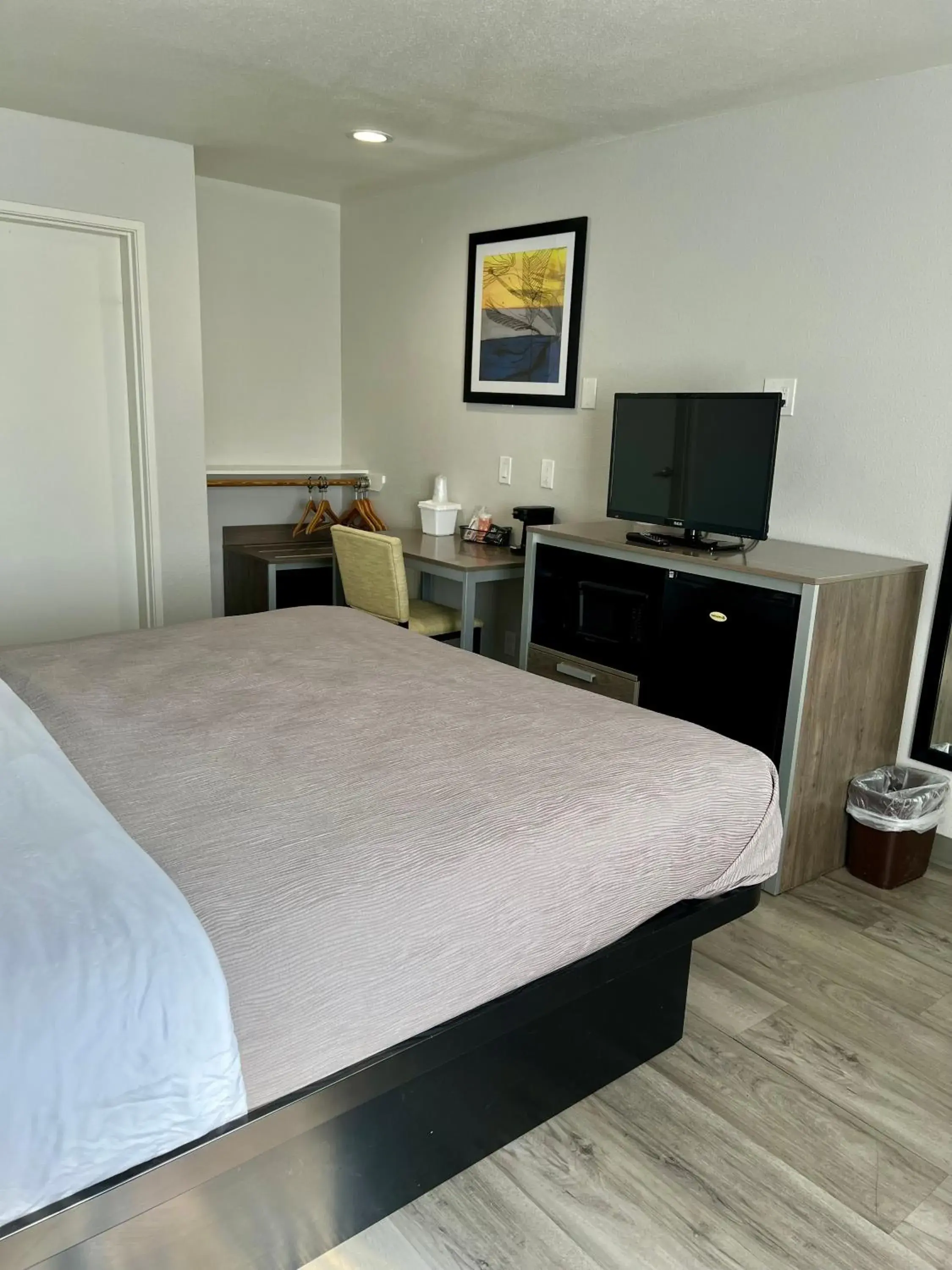 King Room - Disability Access/Non-Smoking in Quality Inn Tracy I-205 King Room - Disability Access/Non-Smoking in Quality Inn Tracy I-205