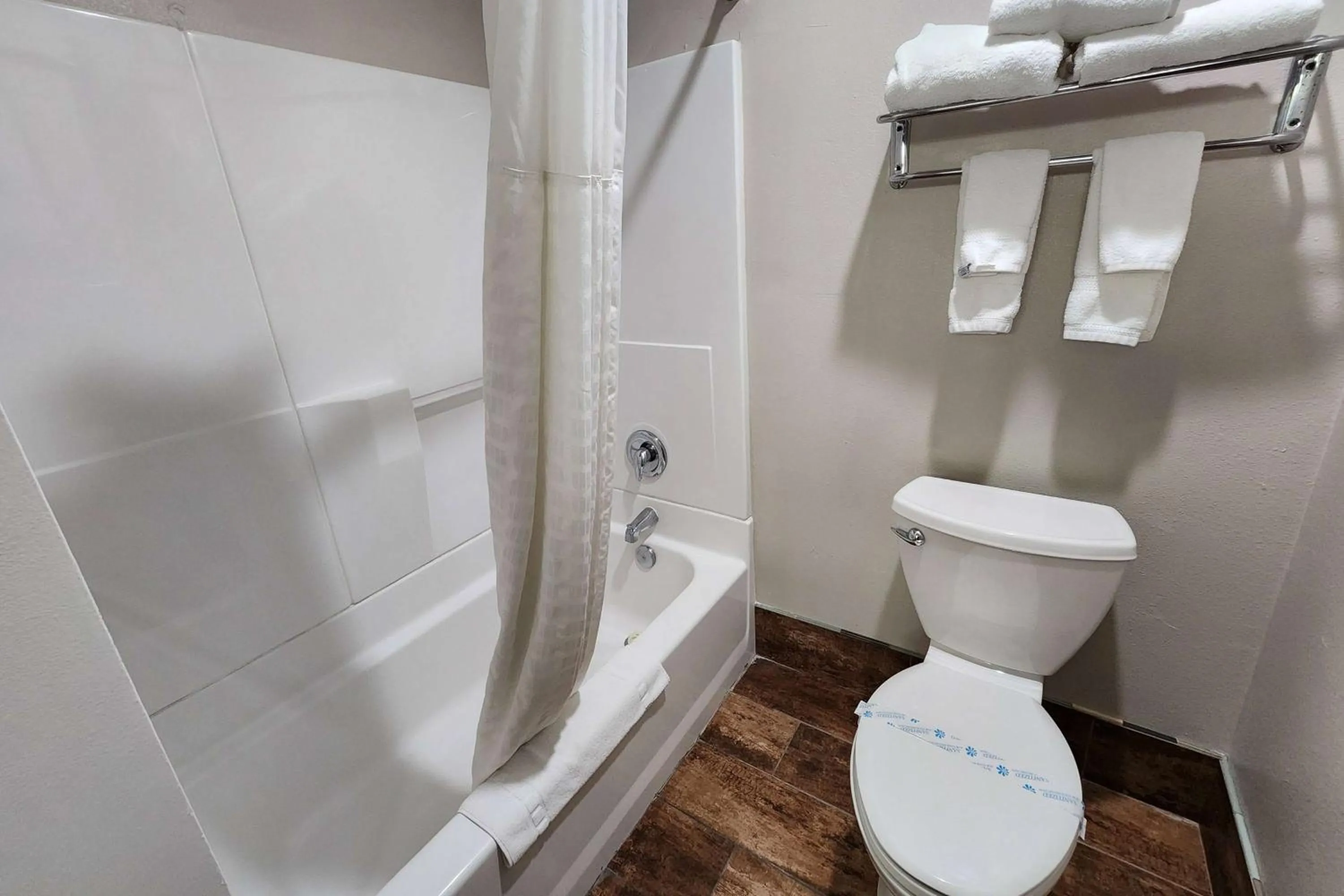 Bathroom in Ramada Bayside Inn & Suites Eureka