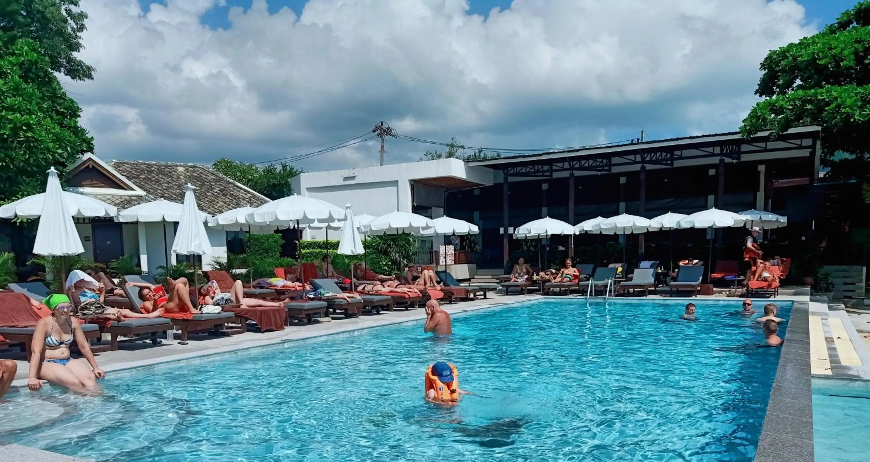 Swimming pool in The Hive Hotel