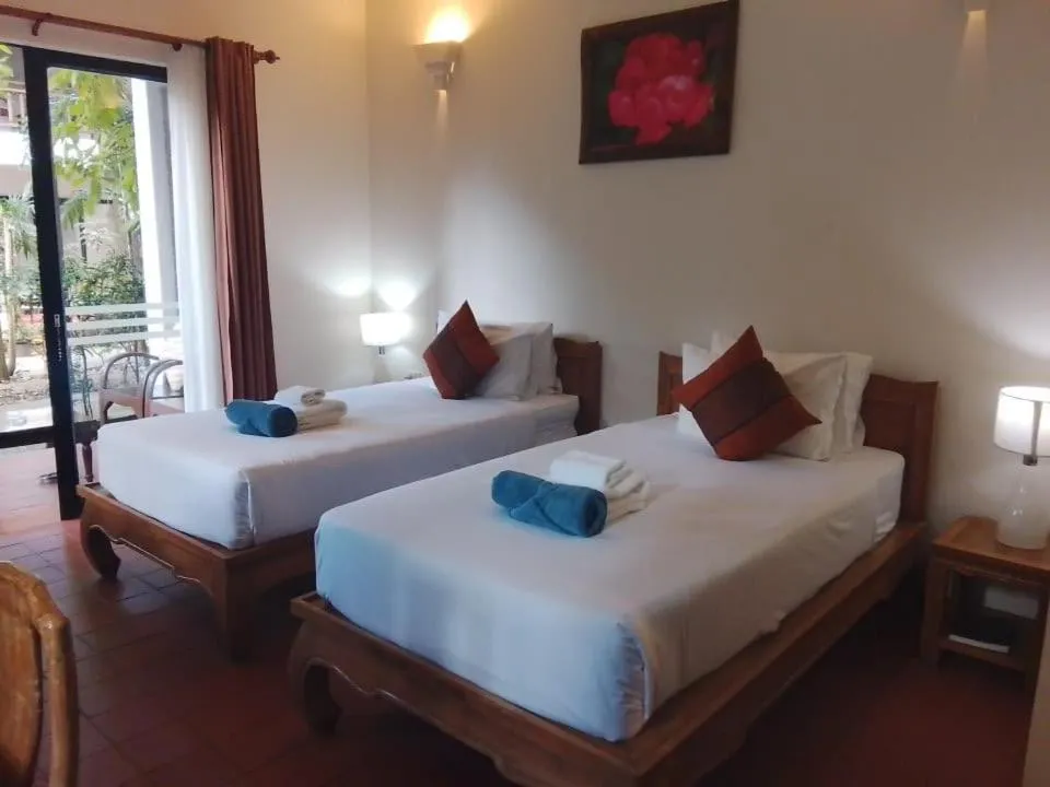 Property building, Bed in The Hive Hotel