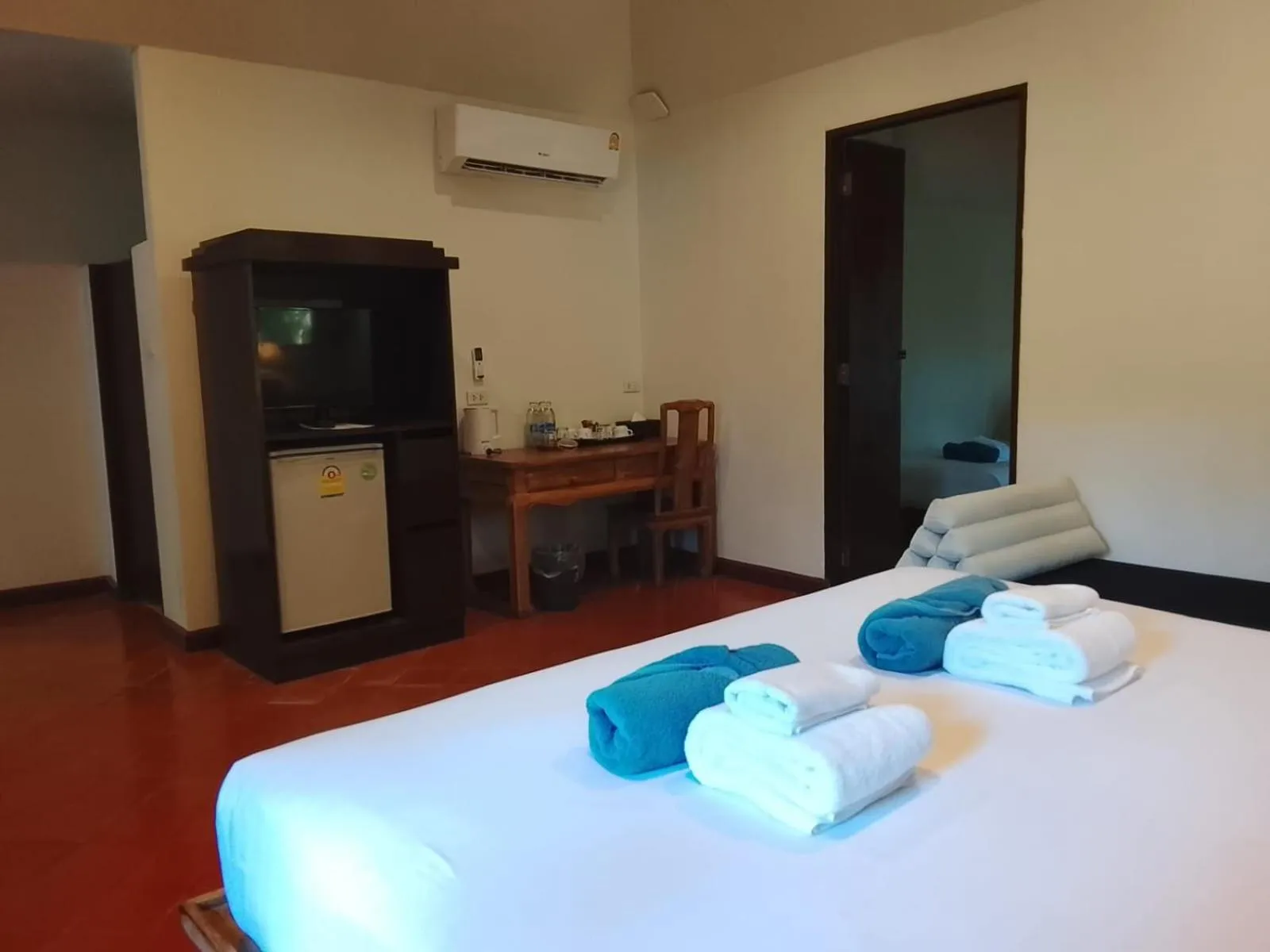 Bed in The Hive Hotel