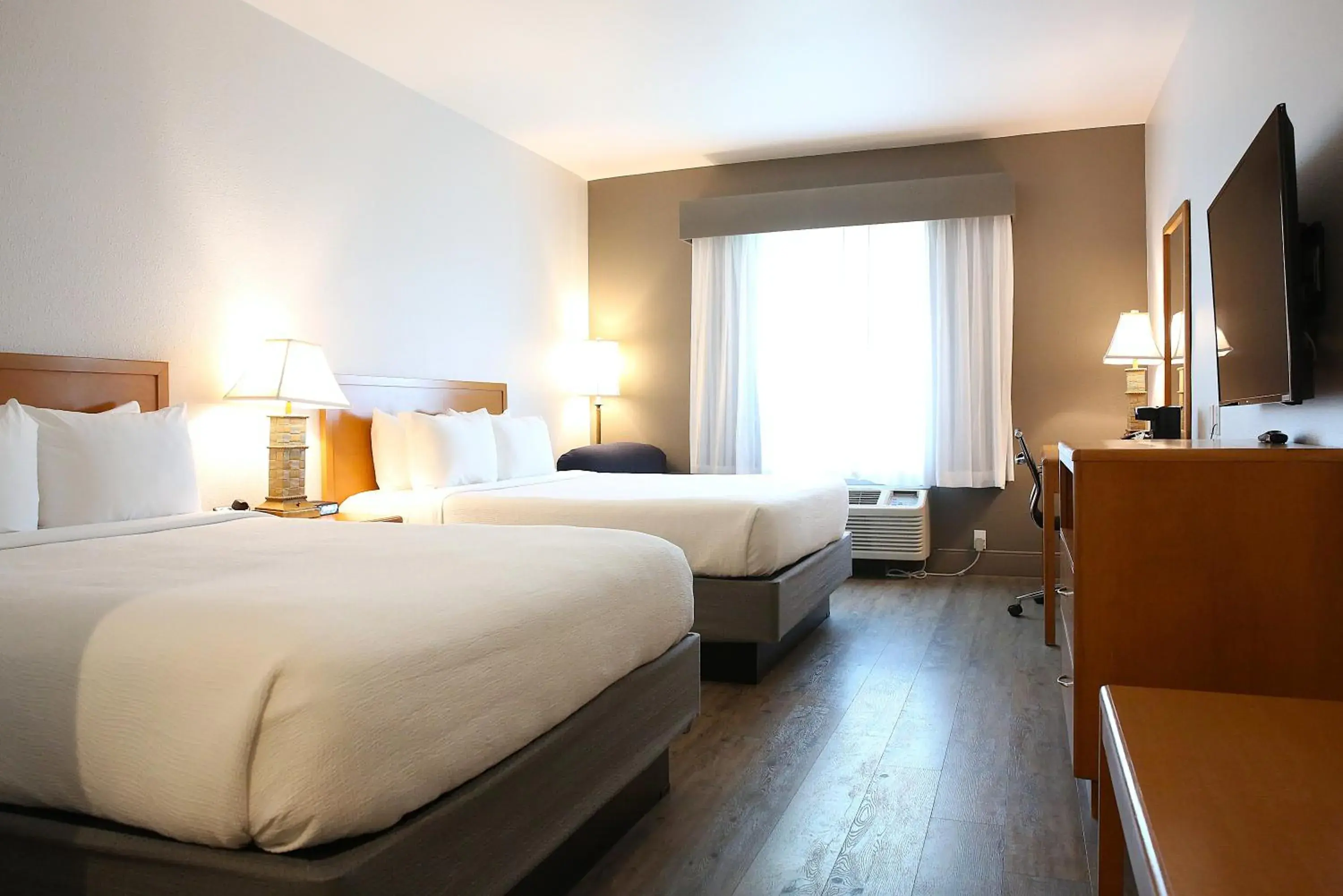 Bed in The Hanford Hotel Bed in The Hanford Hotel