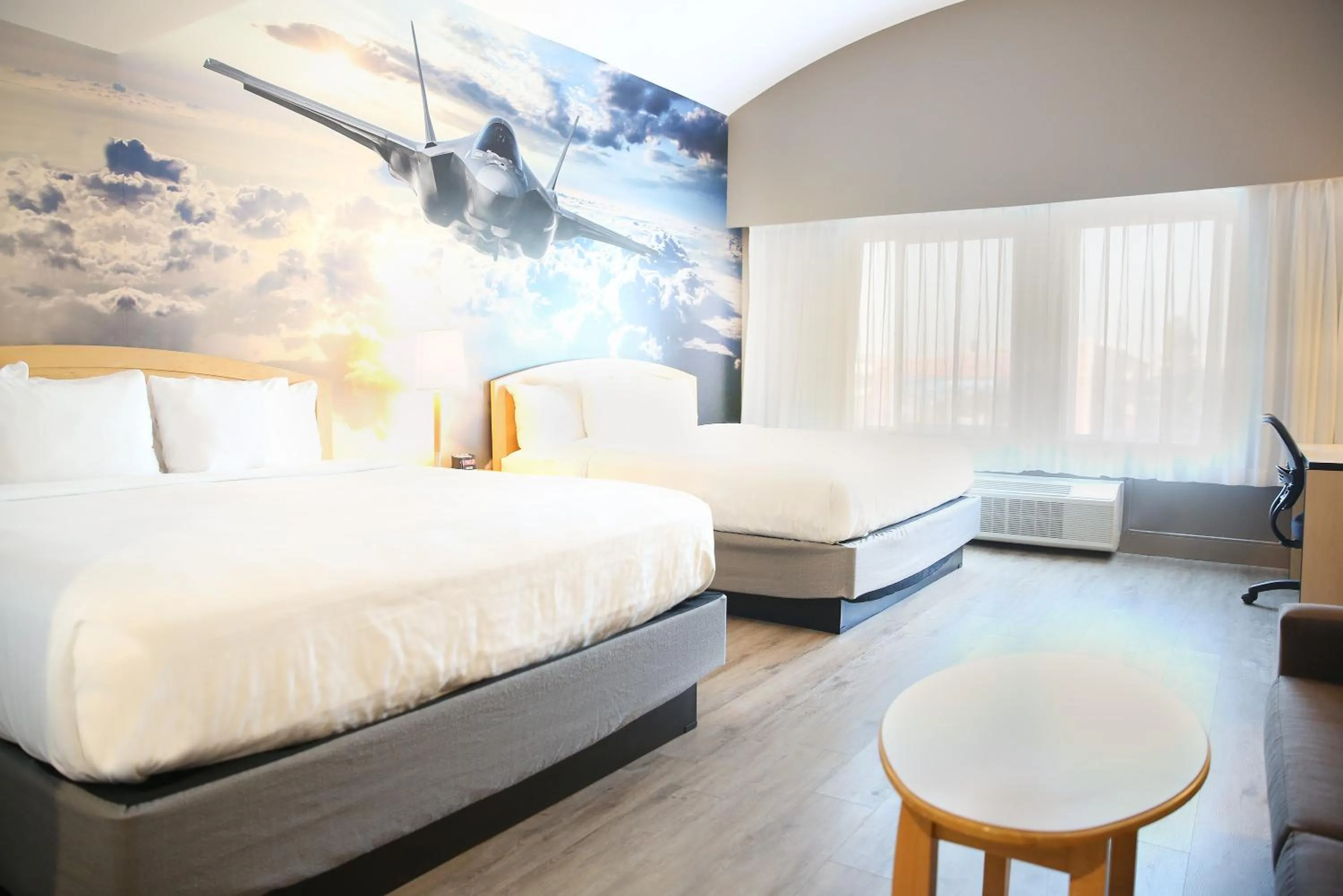 Photo of the whole room, Bed in The Hanford Hotel