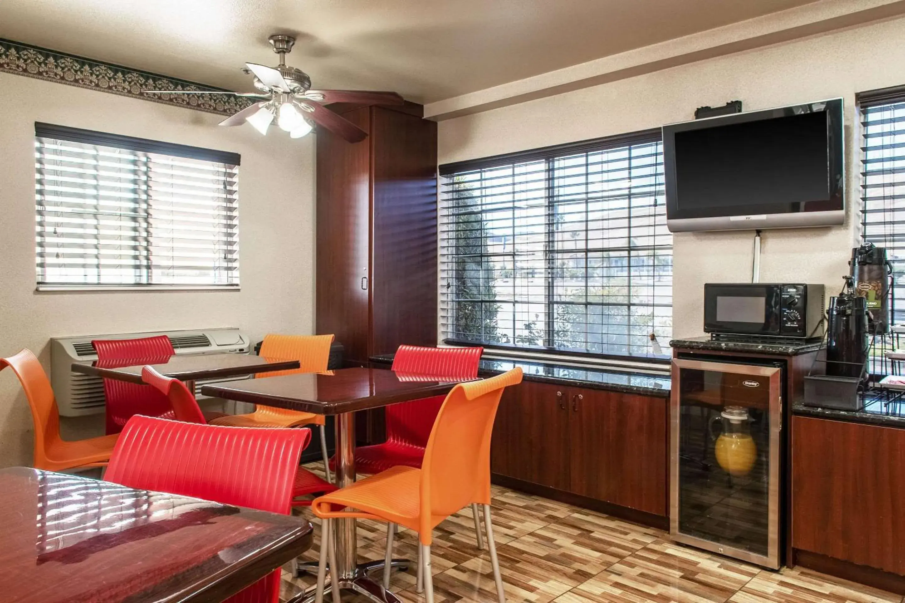 Restaurant/places to eat in Executive Inn westley,CA Restaurant/places to eat in Executive Inn westley,CA