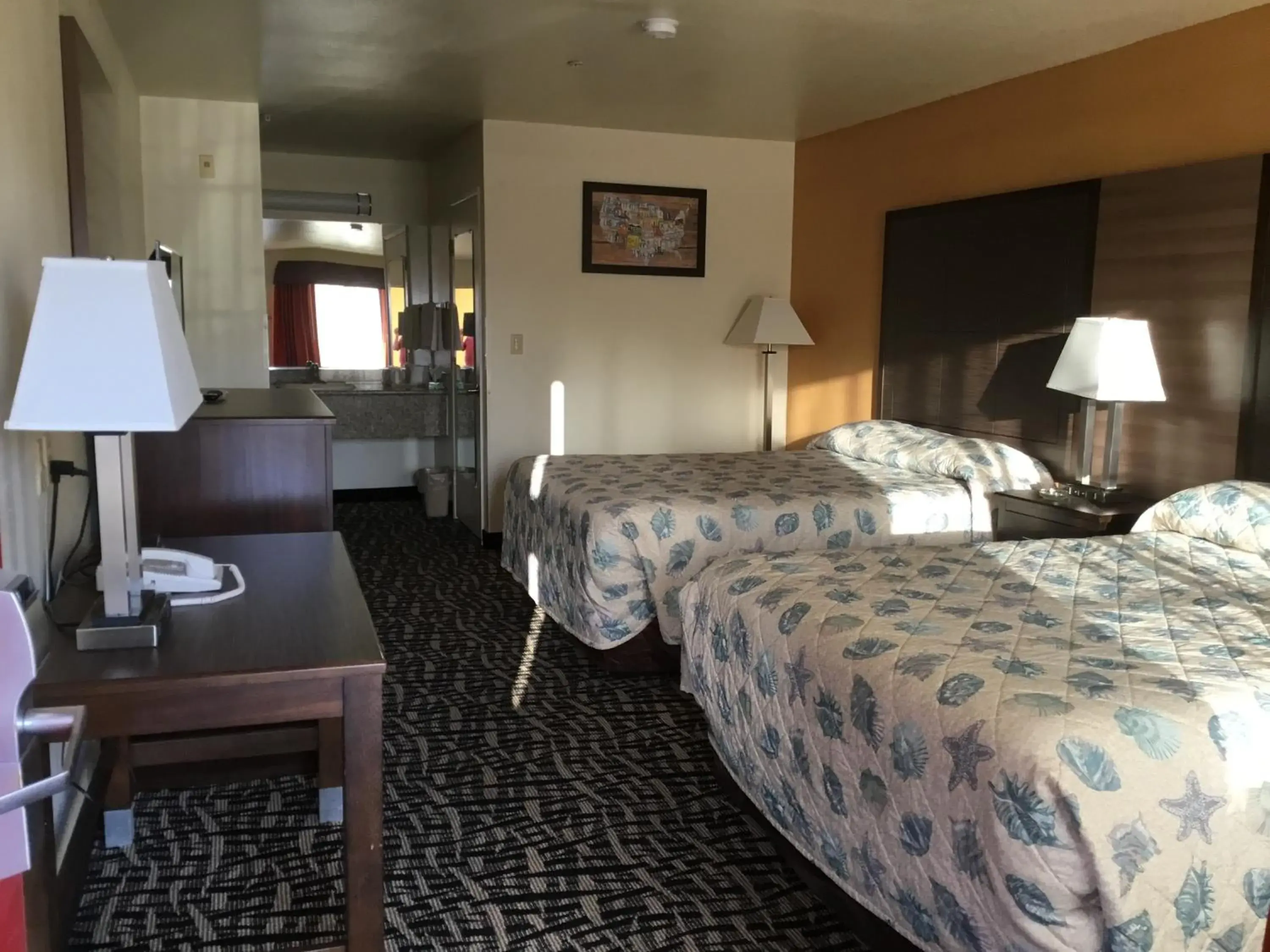 Bed in Executive Inn westley,CA Bed in Executive Inn westley,CA