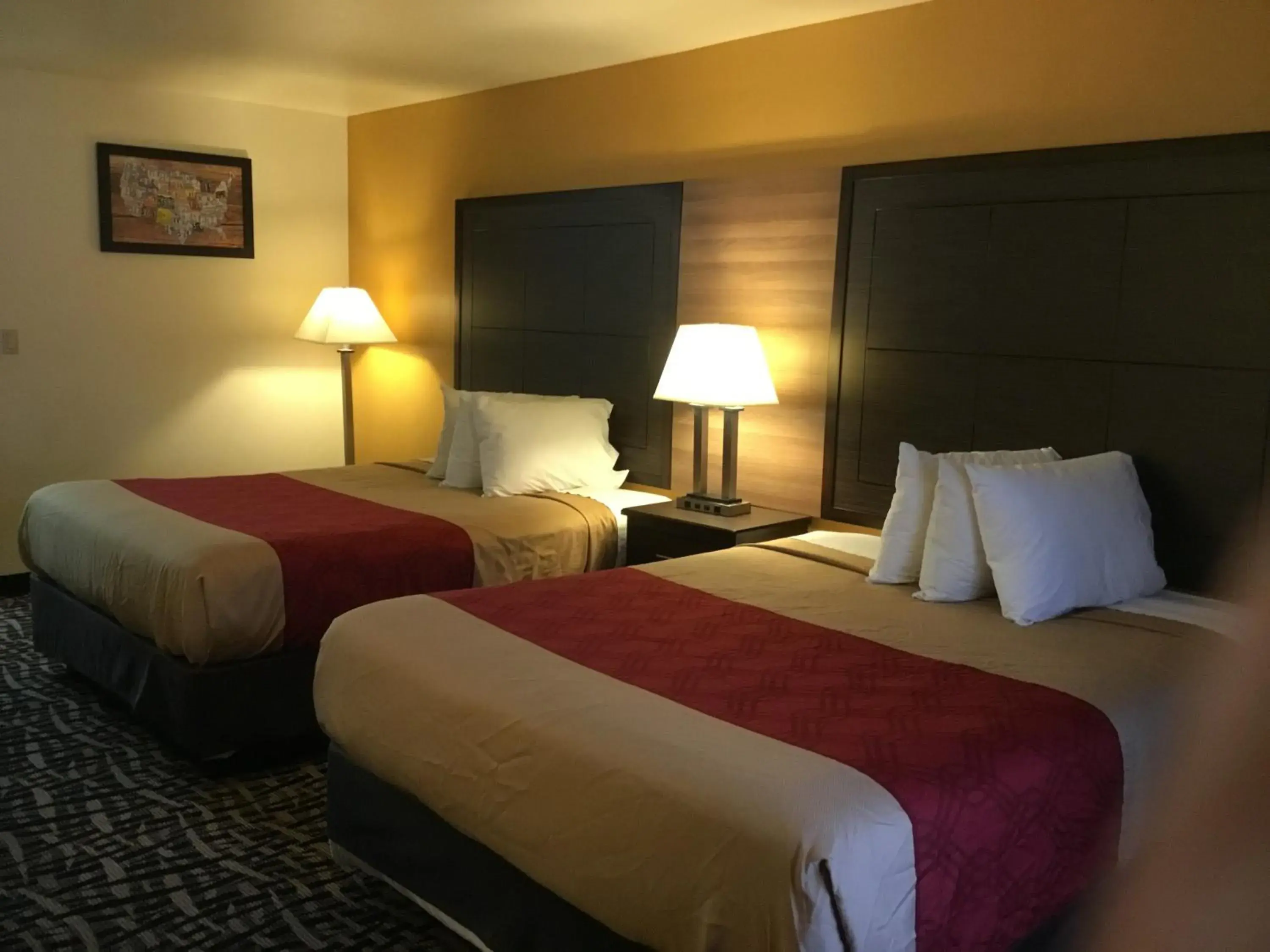 Bed in Executive Inn westley,CA Bed in Executive Inn westley,CA