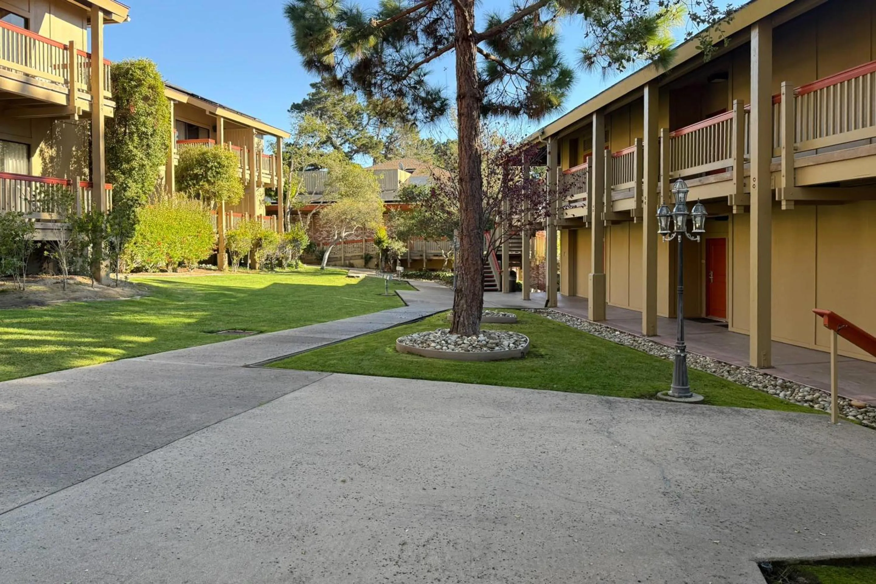 Property building in Comfort Inn Monterey Peninsula Airport