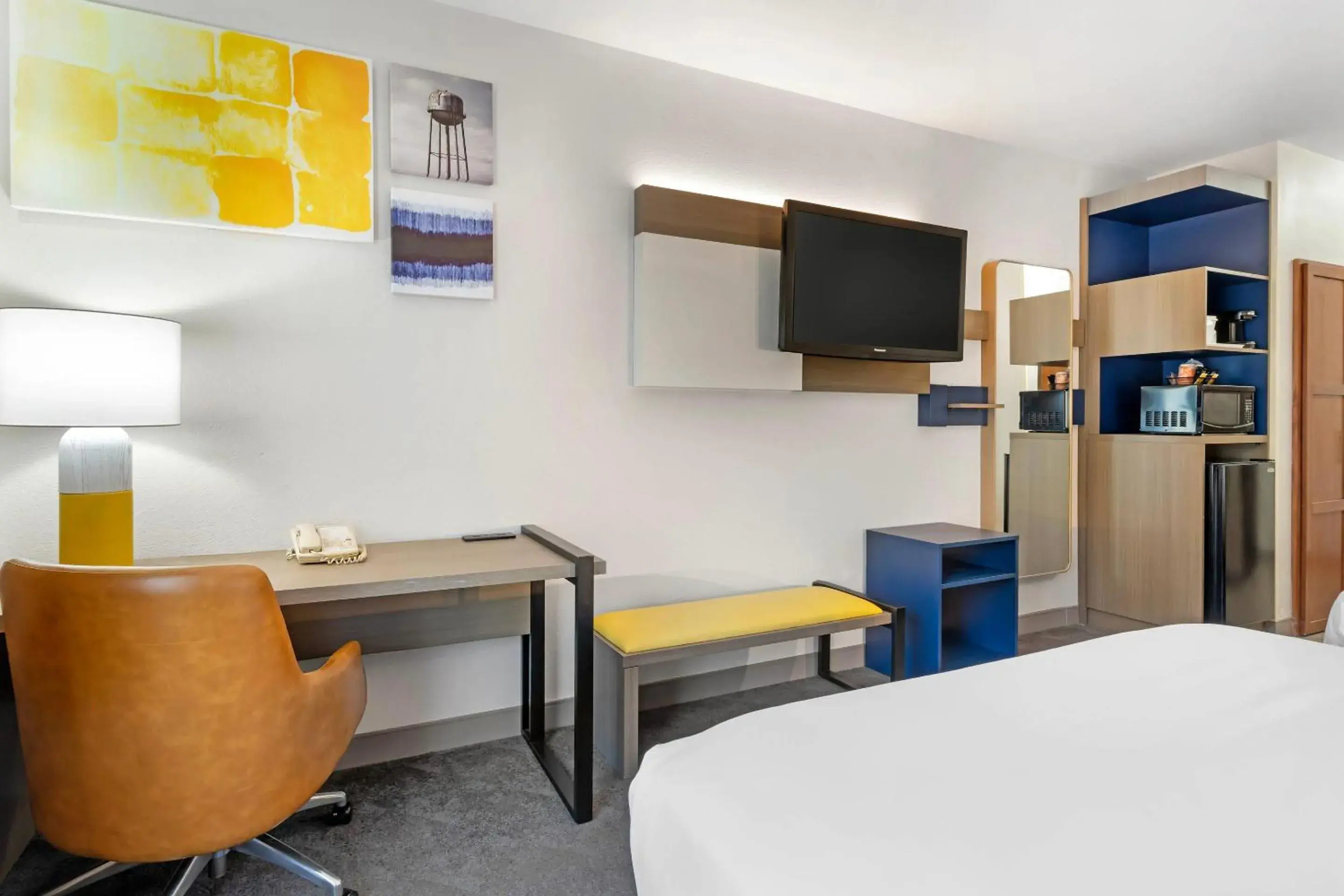 Queen Room with Two Queen Beds - Non-Smoking in Comfort Inn & Suites Sacramento - University Area Queen Room with Two Queen Beds - Non-Smoking in Comfort Inn & Suites Sacramento - University Area