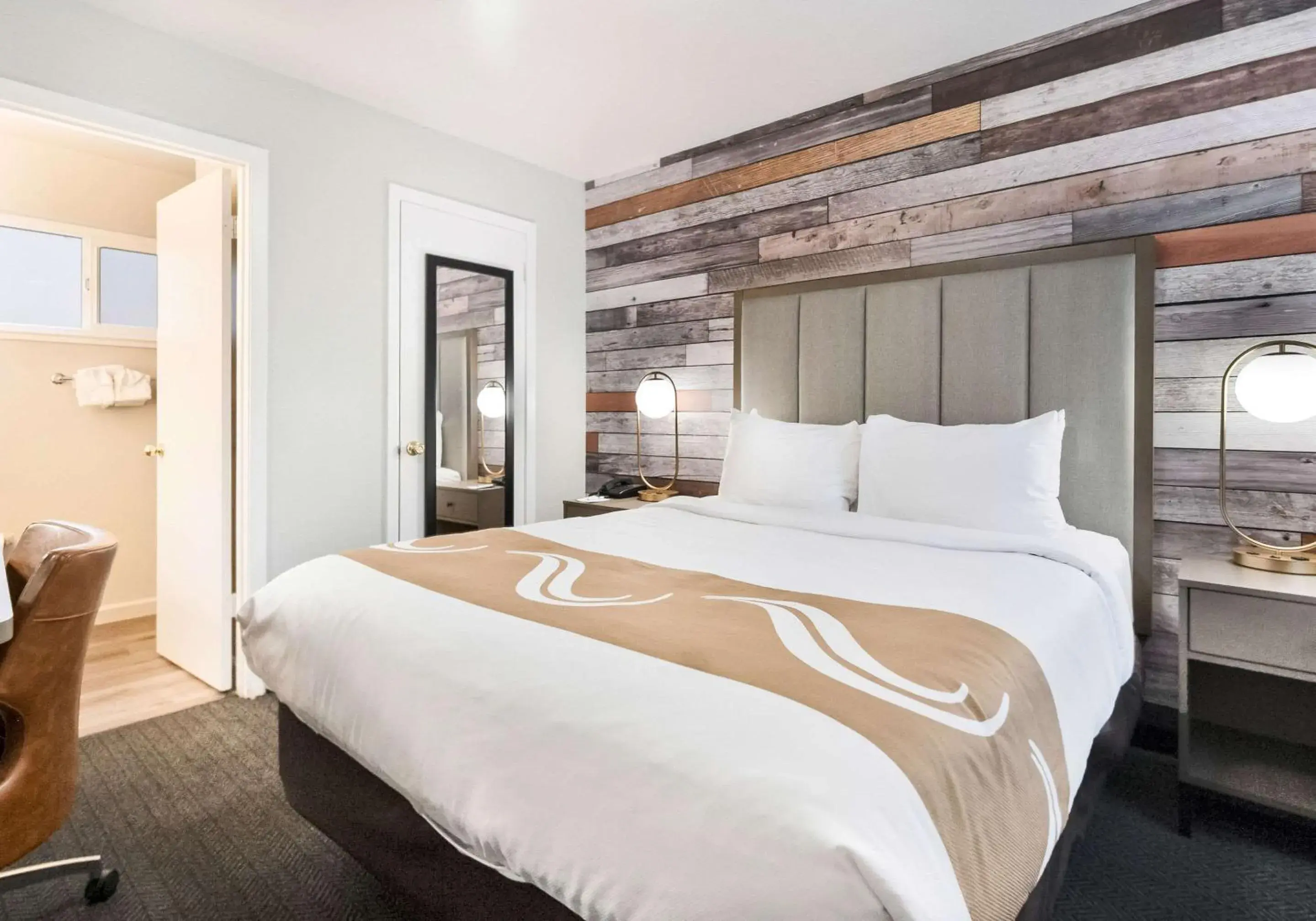 Bedroom, Bed in Quality Inn South Lake Tahoe Bedroom, Bed in Quality Inn South Lake Tahoe