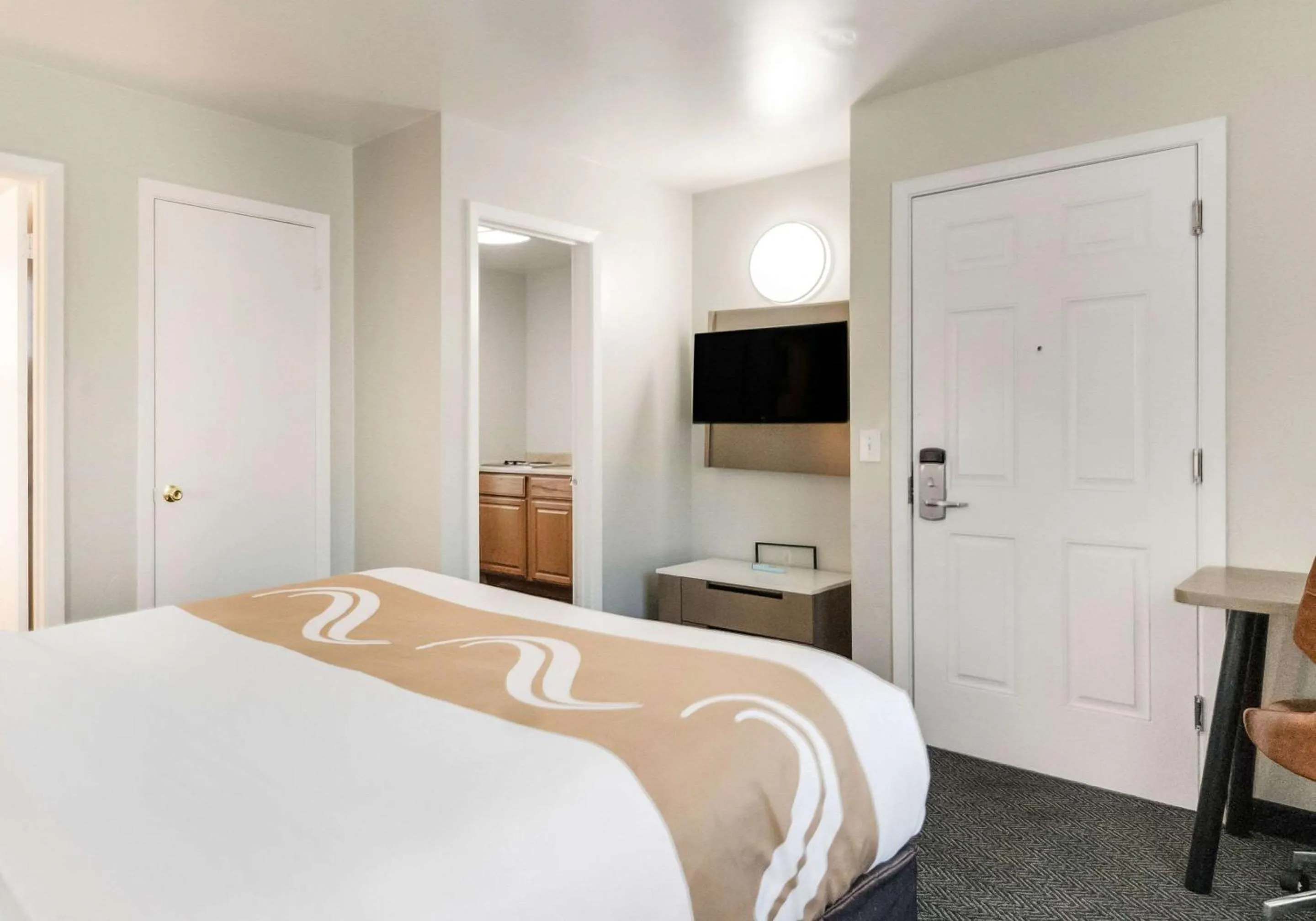 Bedroom, Bed in Quality Inn South Lake Tahoe