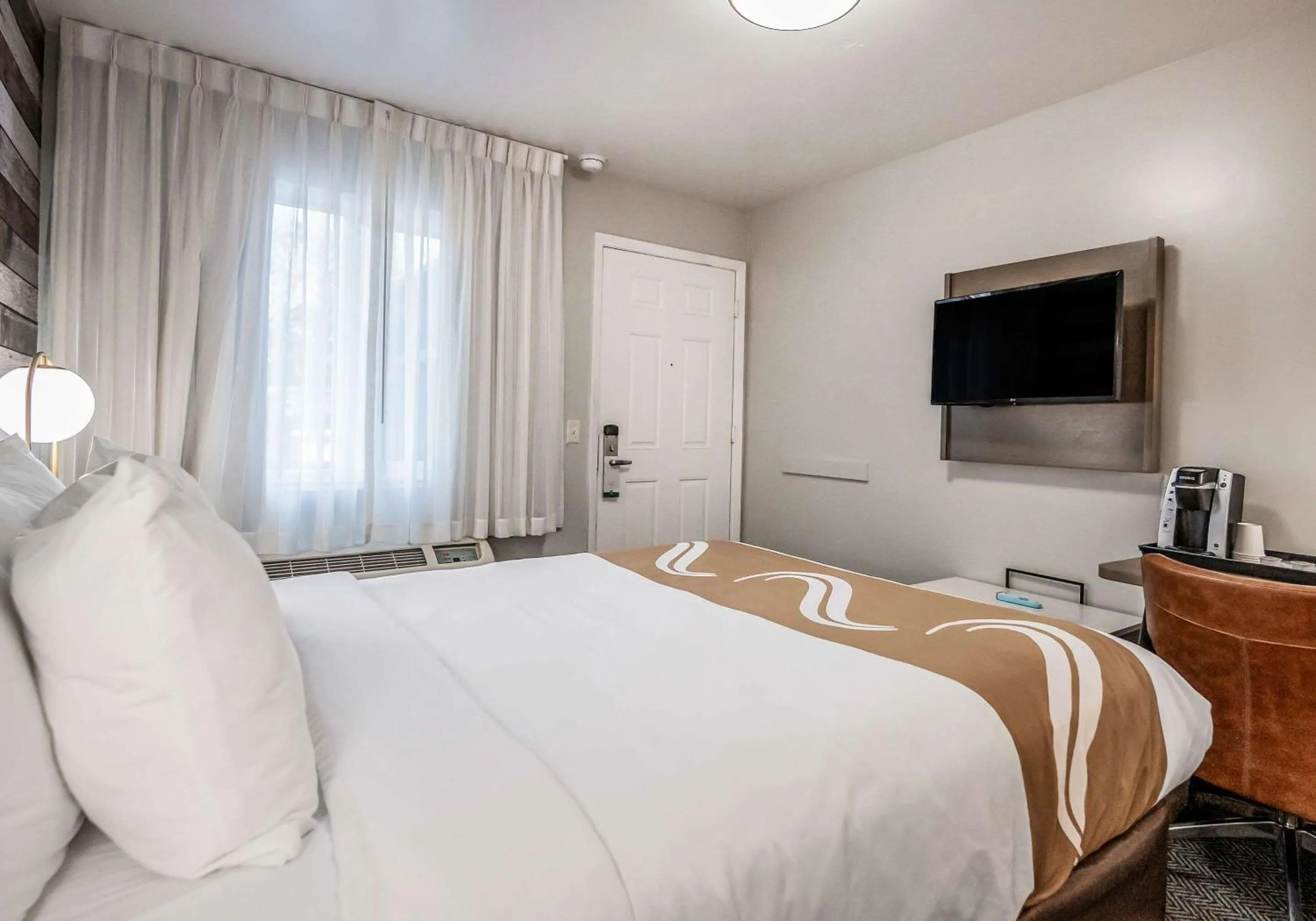 Bedroom, Bed in Quality Inn South Lake Tahoe