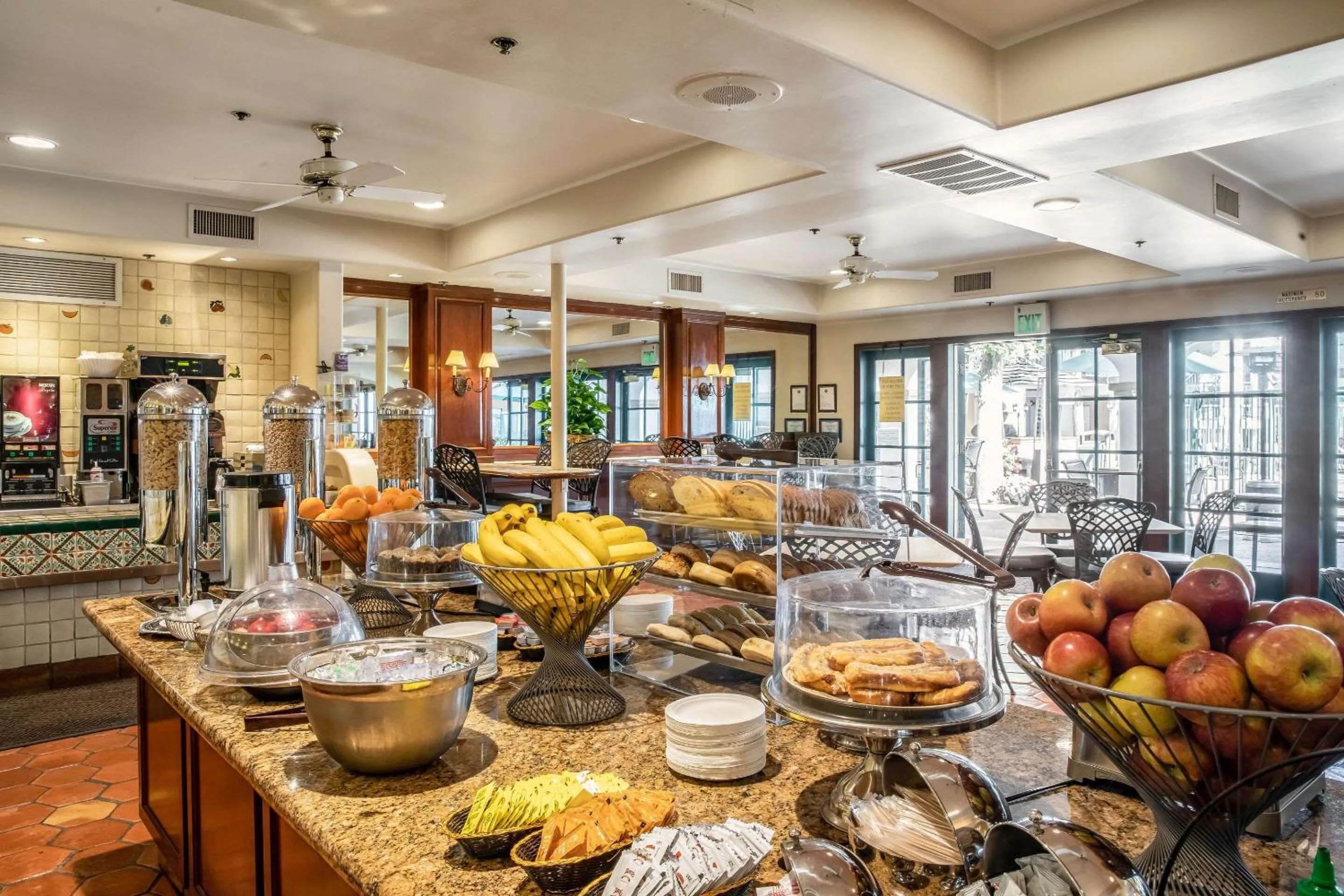 Breakfast in Quality Suites Downtown San Luis Obispo