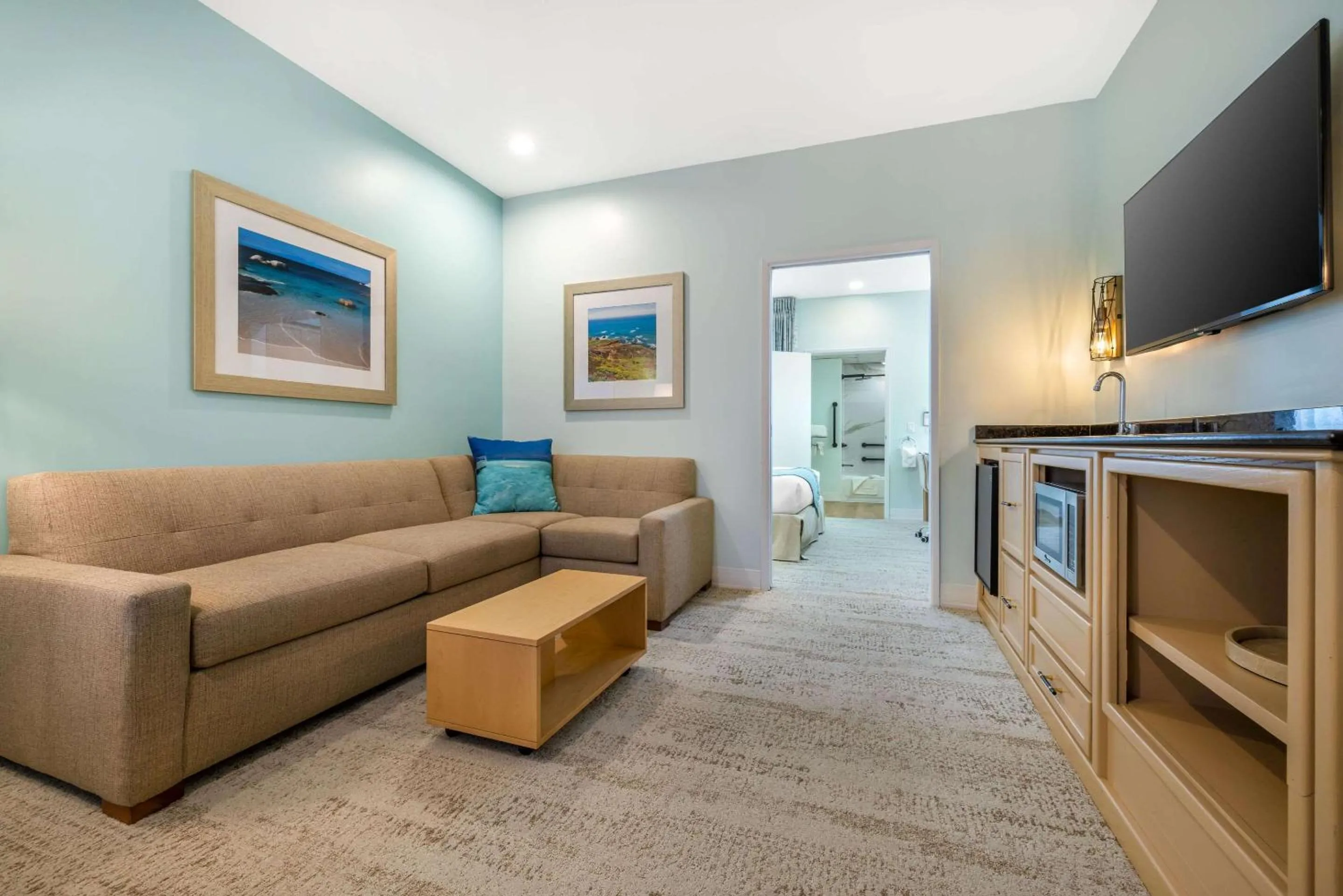 Bedroom in Quality Suites Downtown San Luis Obispo