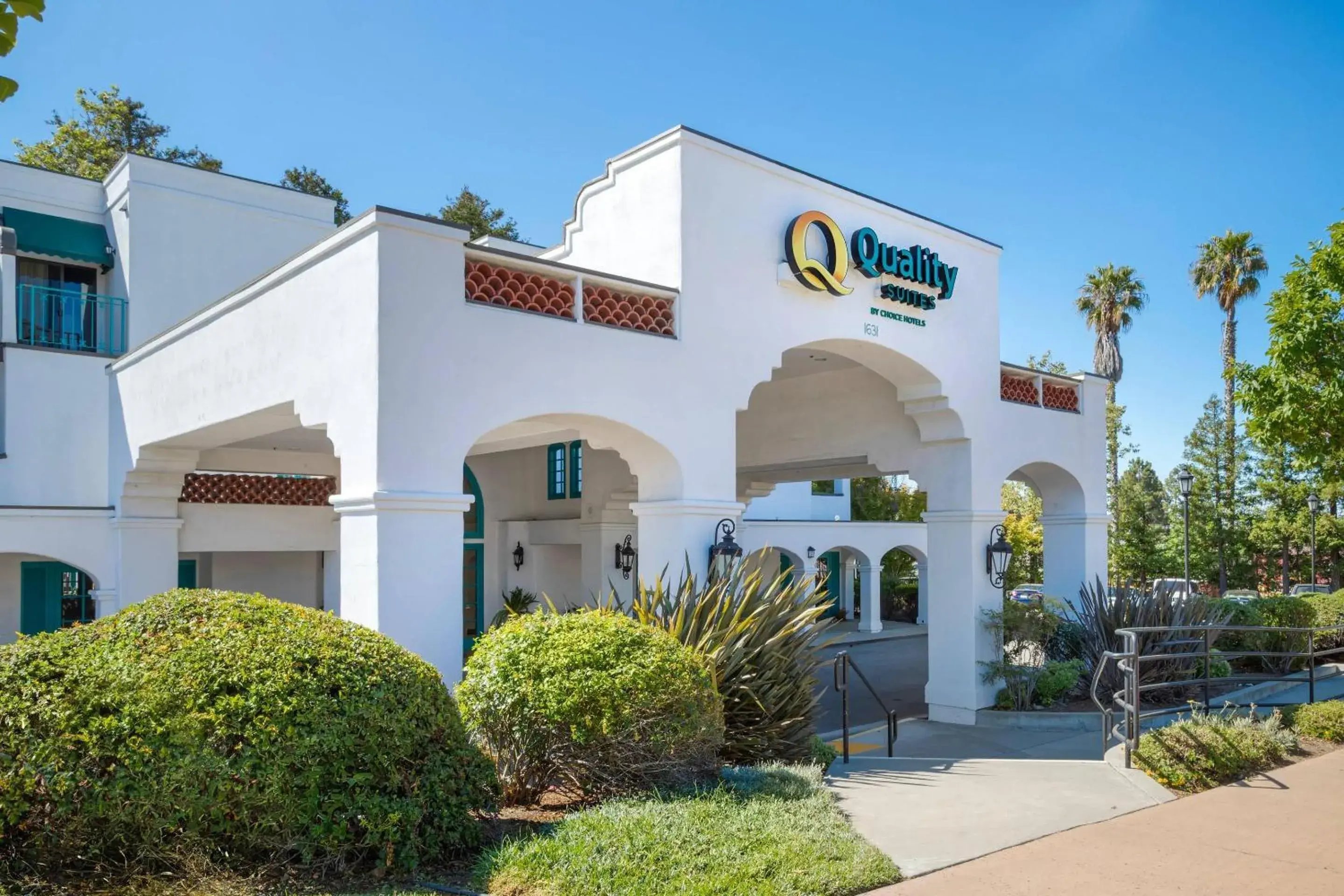 Property building in Quality Suites Downtown San Luis Obispo Property building in Quality Suites Downtown San Luis Obispo