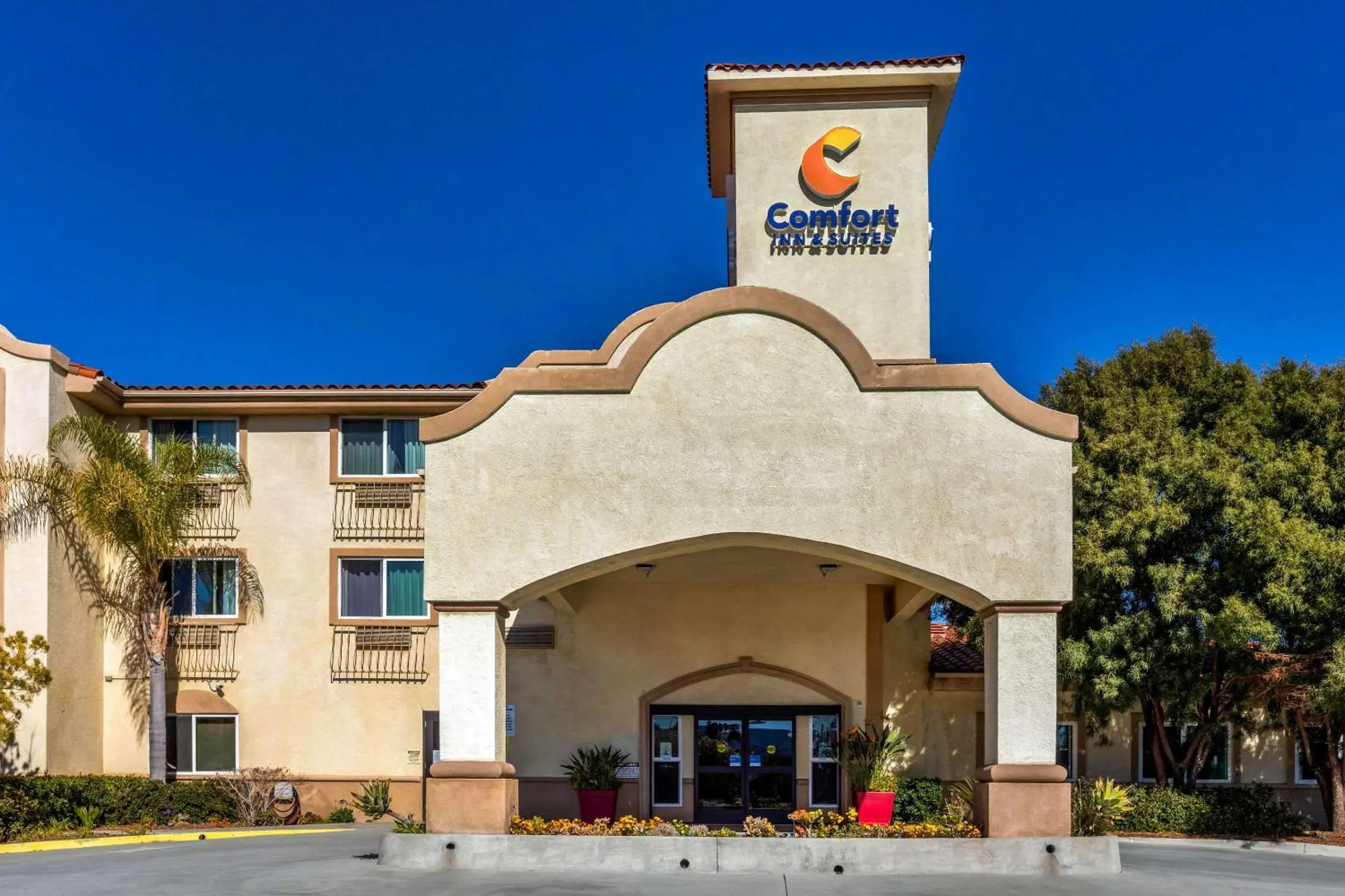 Property building in Comfort Inn & Suites Murrieta Temecula Wine Country Property building in Comfort Inn & Suites Murrieta Temecula Wine Country