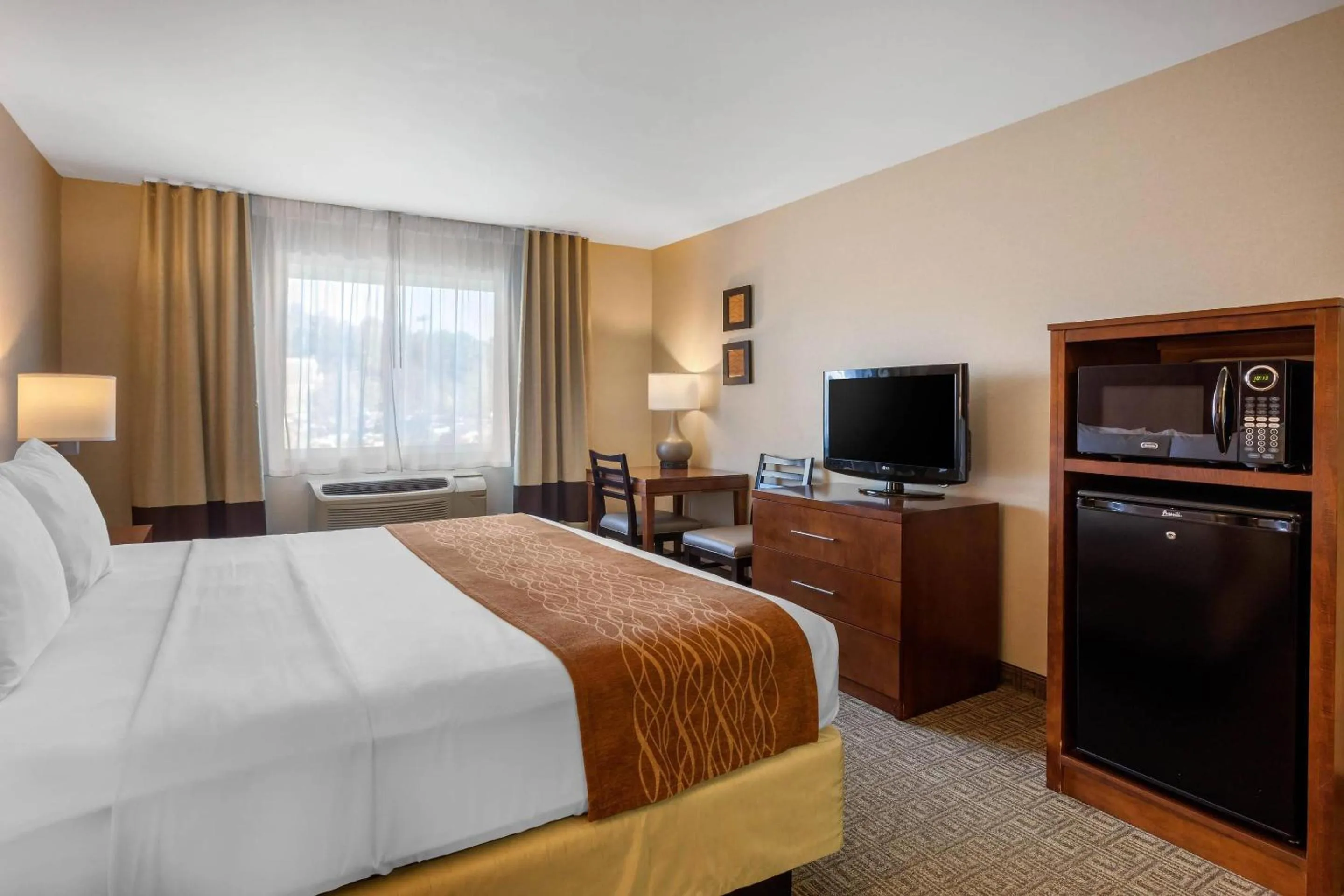 Bedroom, Bed in Comfort Inn & Suites Murrieta Temecula Wine Country