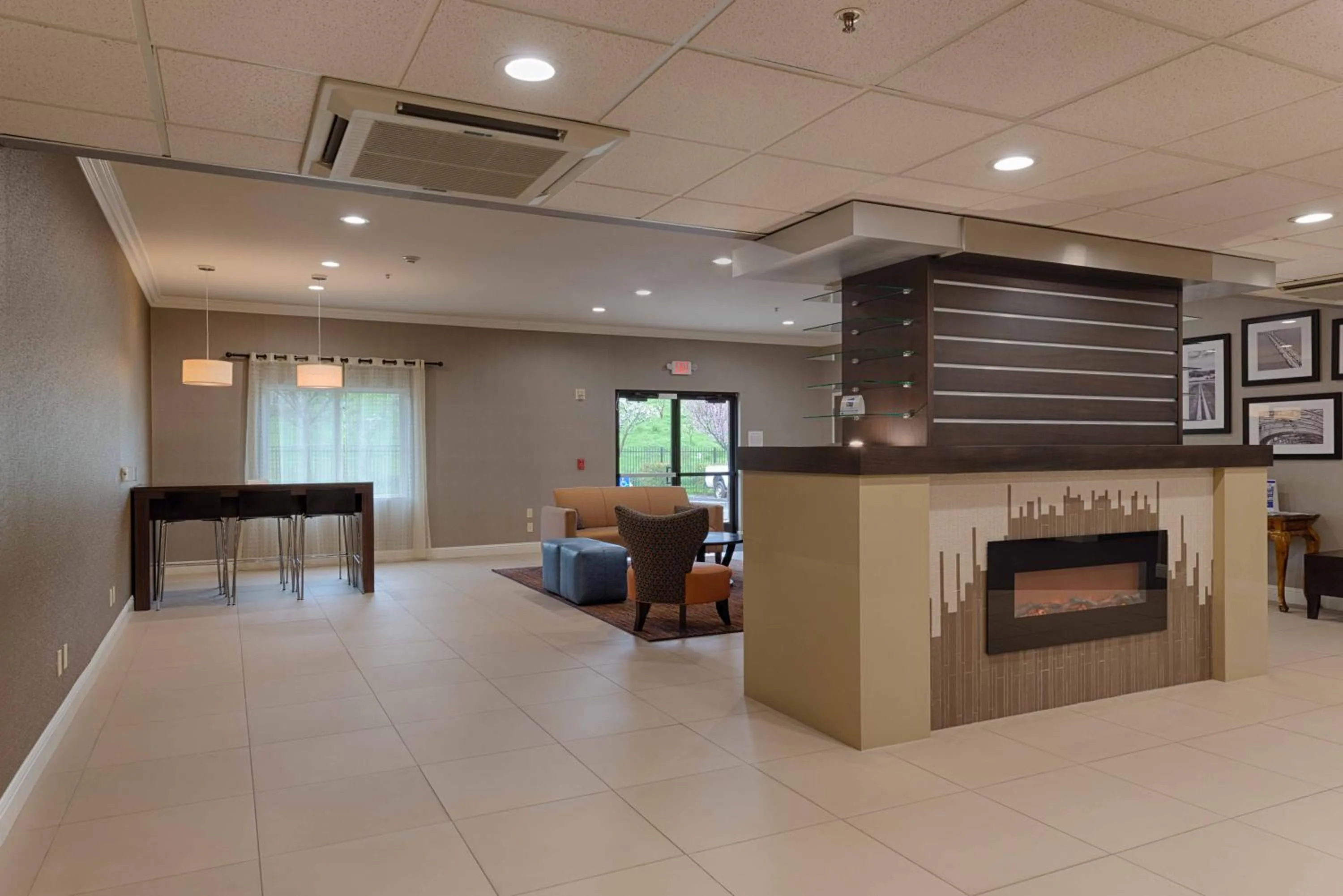 Best Western Plus Delta Inn & Suites