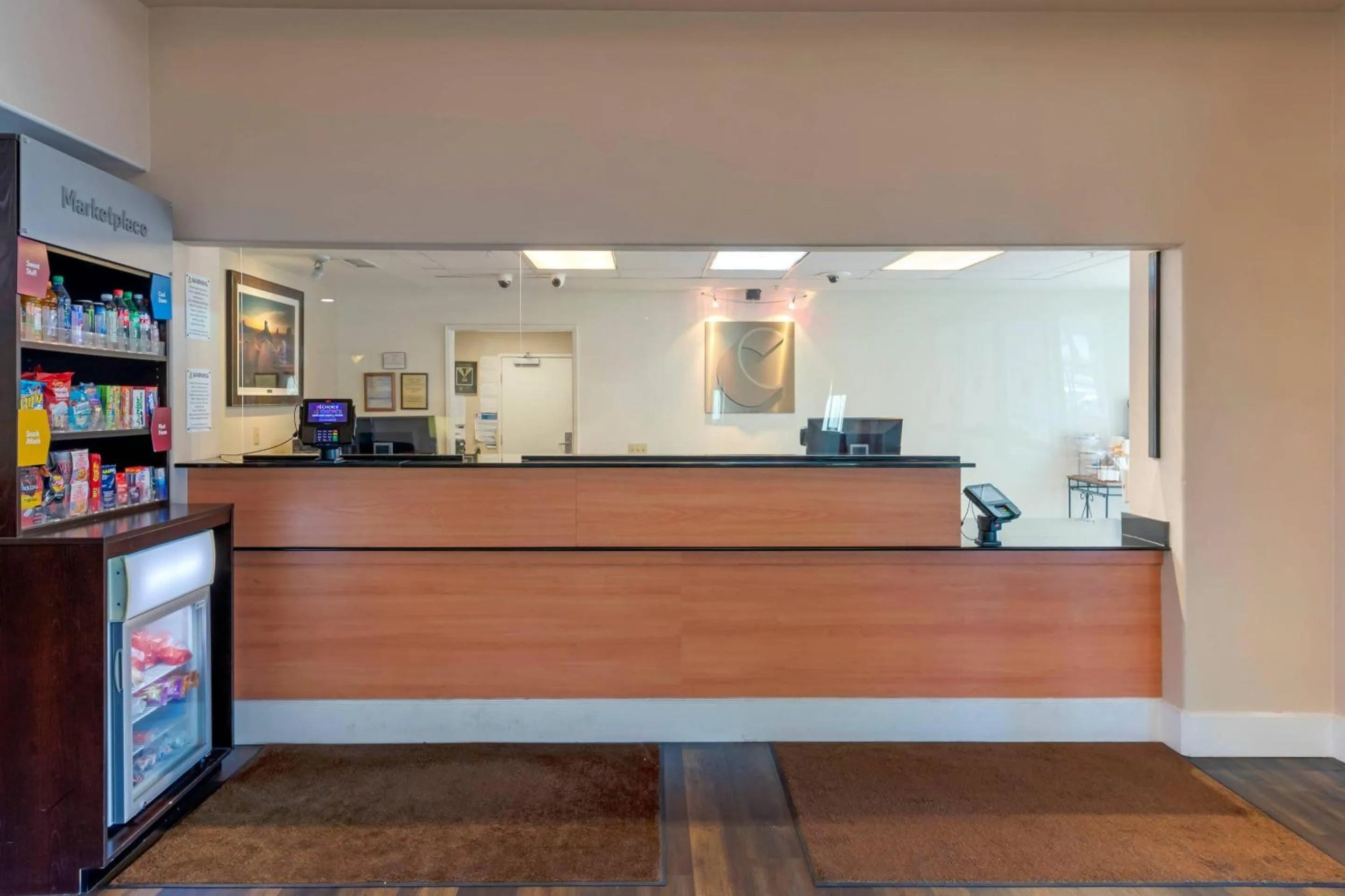 Lobby or reception in Comfort Suites Victorville-Hesperia