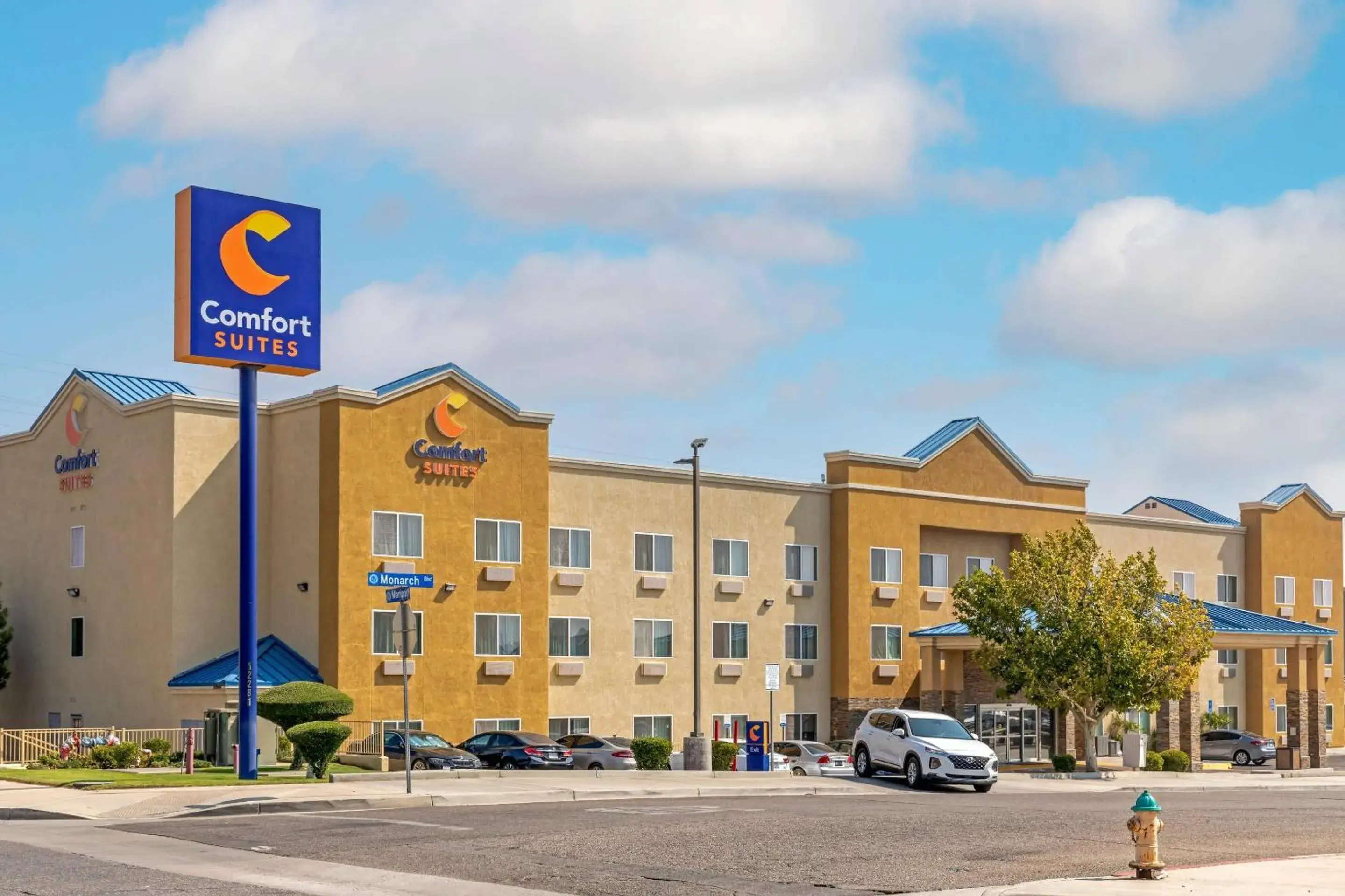 Property building in Comfort Suites Victorville-Hesperia Property building in Comfort Suites Victorville-Hesperia