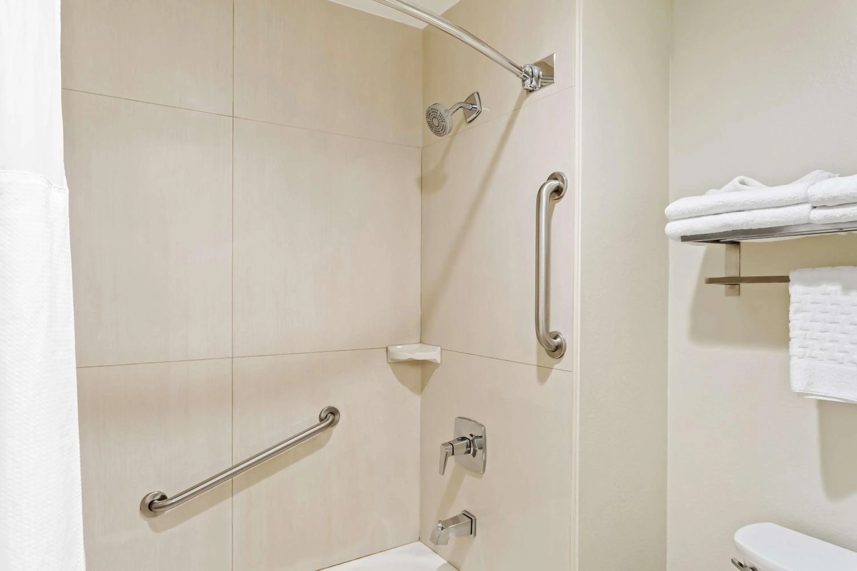 Bathroom in Best Western Paradise Hotel