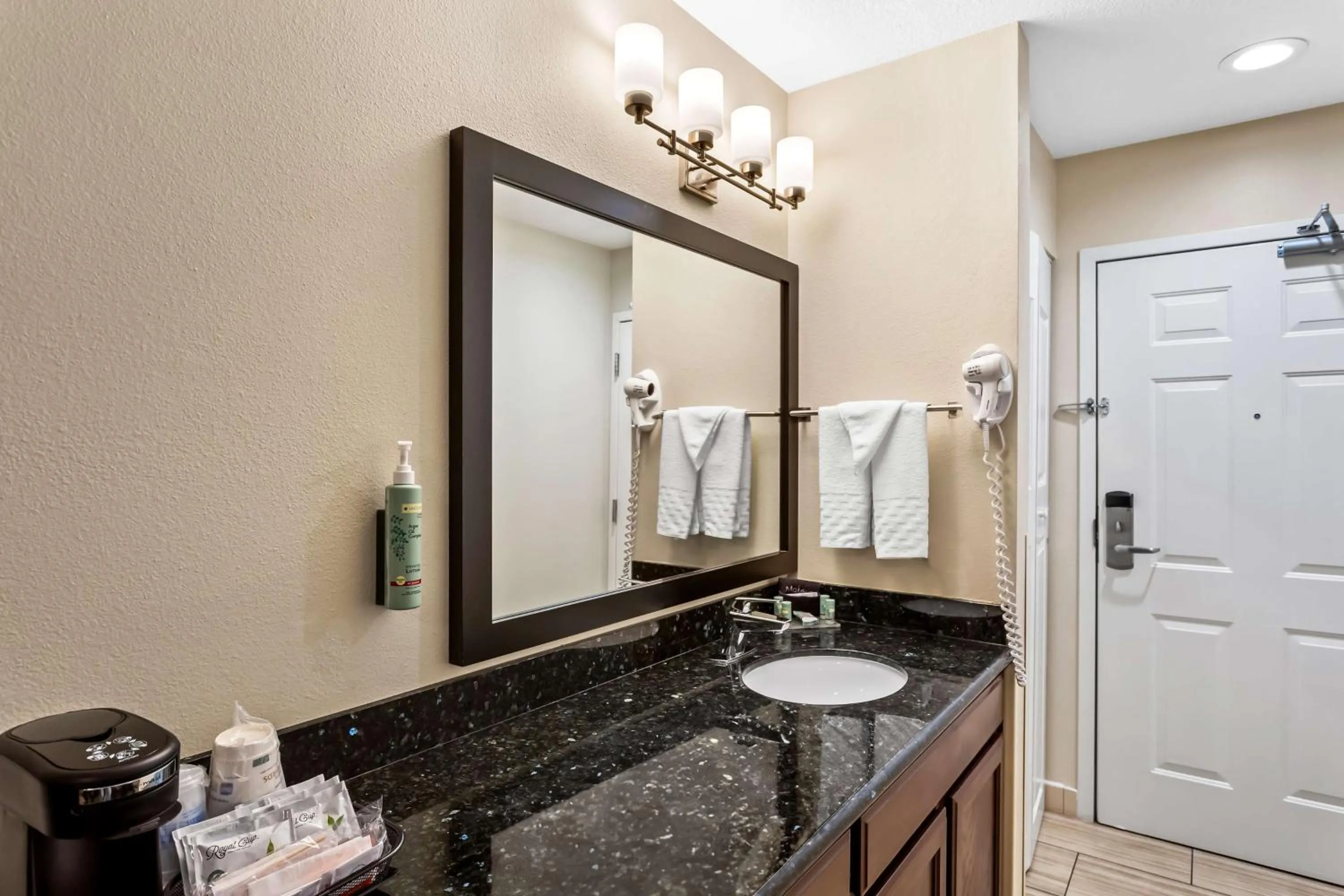 Bedroom in Best Western Paradise Hotel